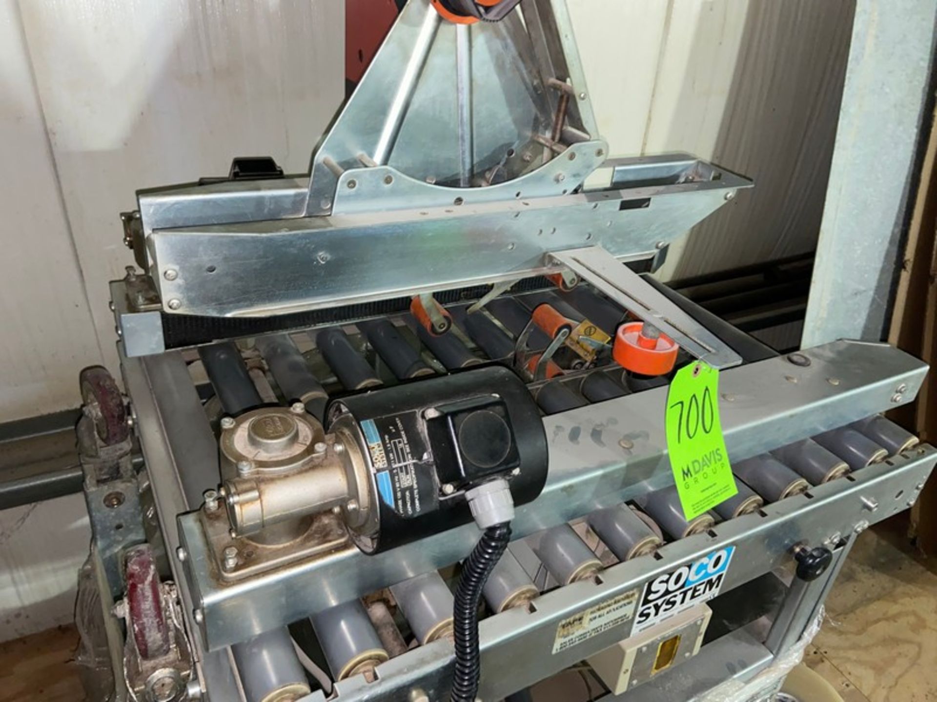 SOCO SYSTEMS TOP & BOTTOM CASE SEALER, WITH TOP & BOTTOM TAPE HEADS MOUNTED ON CASTERS (LOCATED IN - Image 4 of 6