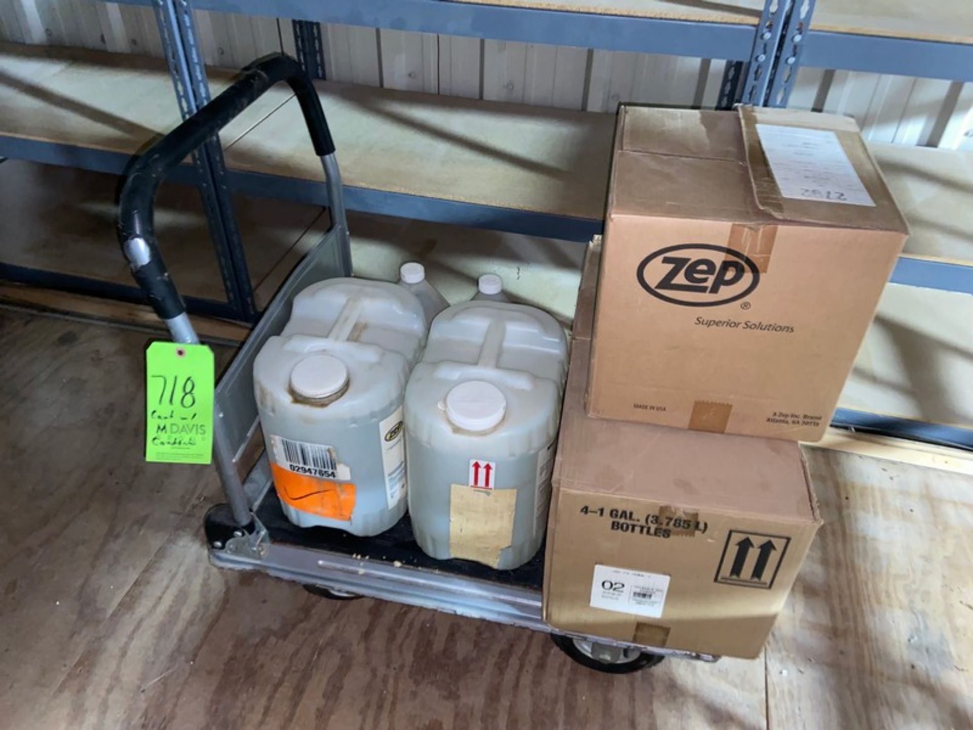 LOT OF ASSORTED DISINFECTANT CLEANER WITH PORTABLE CART, WITH RUBBER WHEELS (LOCATED IN HERMINIE, - Bild 2 aus 3