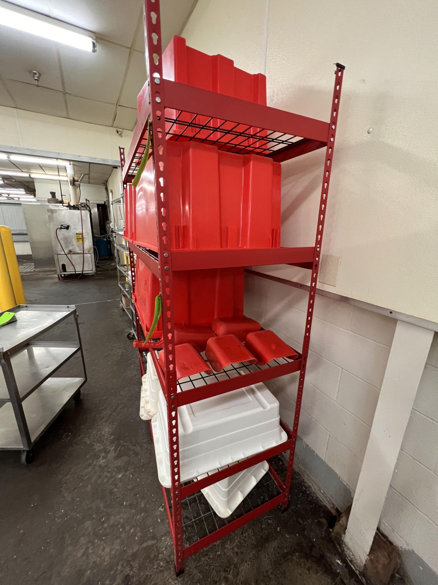 ASSORTED PLASTIC FOOD HANDLING EQUIPMENT, INCLUDES SCOOPS AND TOTES - Image 2 of 4