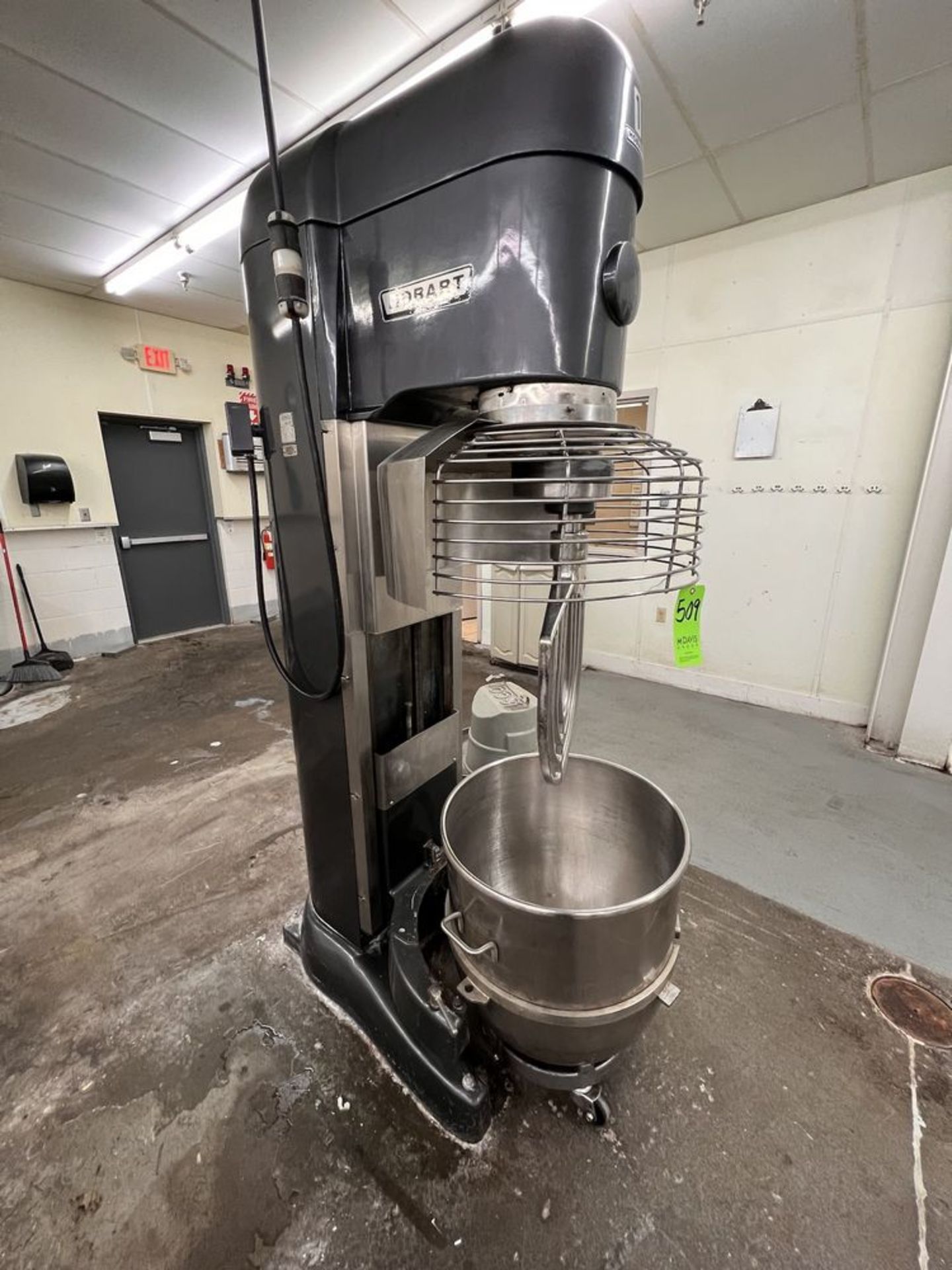 HOBART MIXER, MODEL V-1401, S/N 11-431-679, 230-460 V, INCLUDES BEATER ATTACHMENT, MIXING BOWL AND - Bild 4 aus 6