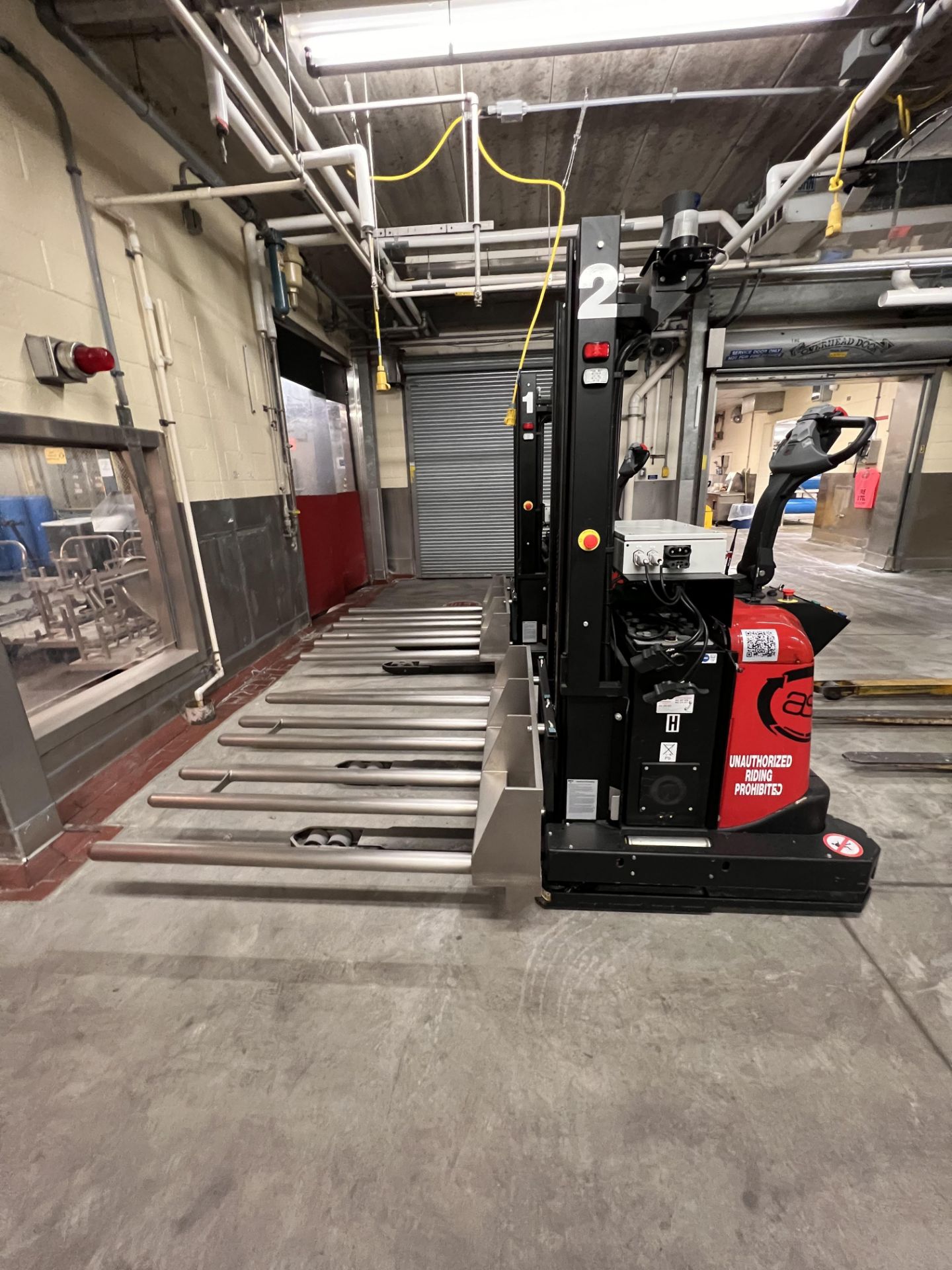 AUTOMATISMOS Y SISTEMAS DE TRANSPORTE INTERNO (ASTI) LASER GUIDED WALKIE STACKER (LGV), MODEL SPE - Image 3 of 7