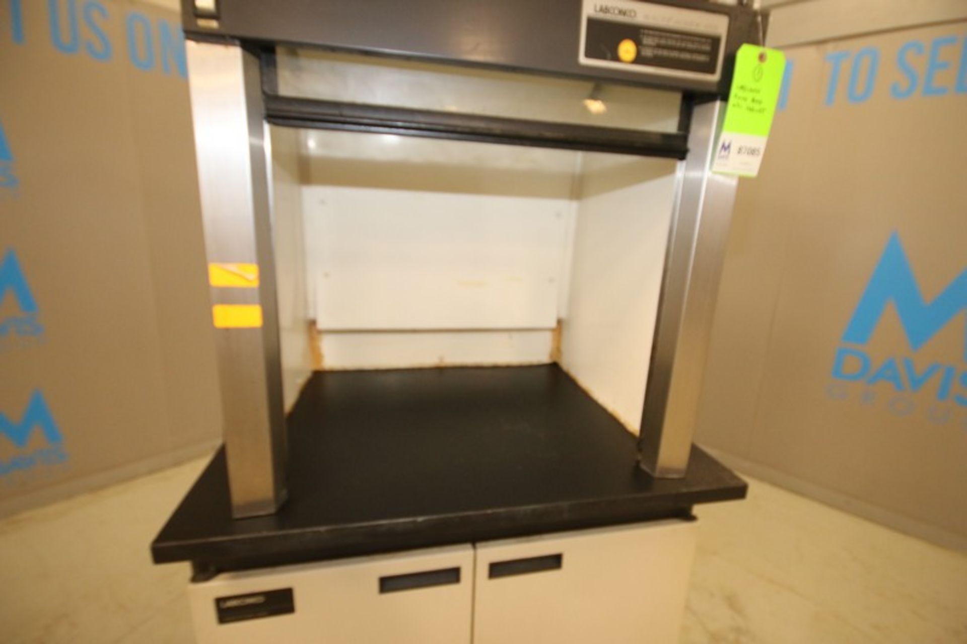Labconco 28" W Lab Fume Hood Cat. #28044-00, with - Image 2 of 7