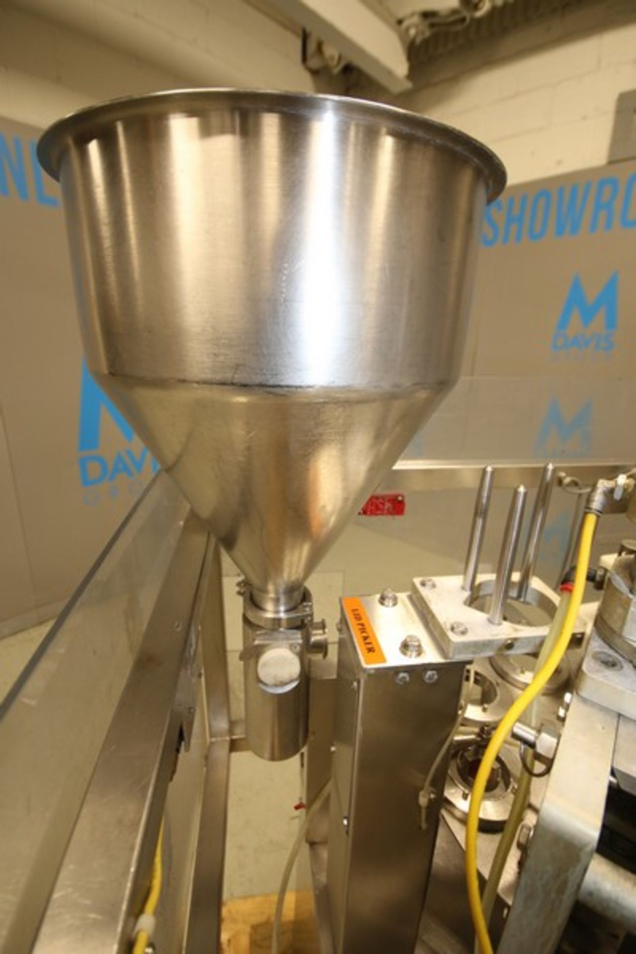 Modern Packaging 8-Station Rotary S/S Cup Filler, Model SR-8DC, SN MP-695, with 2 3/4" Change - Bild 4 aus 13