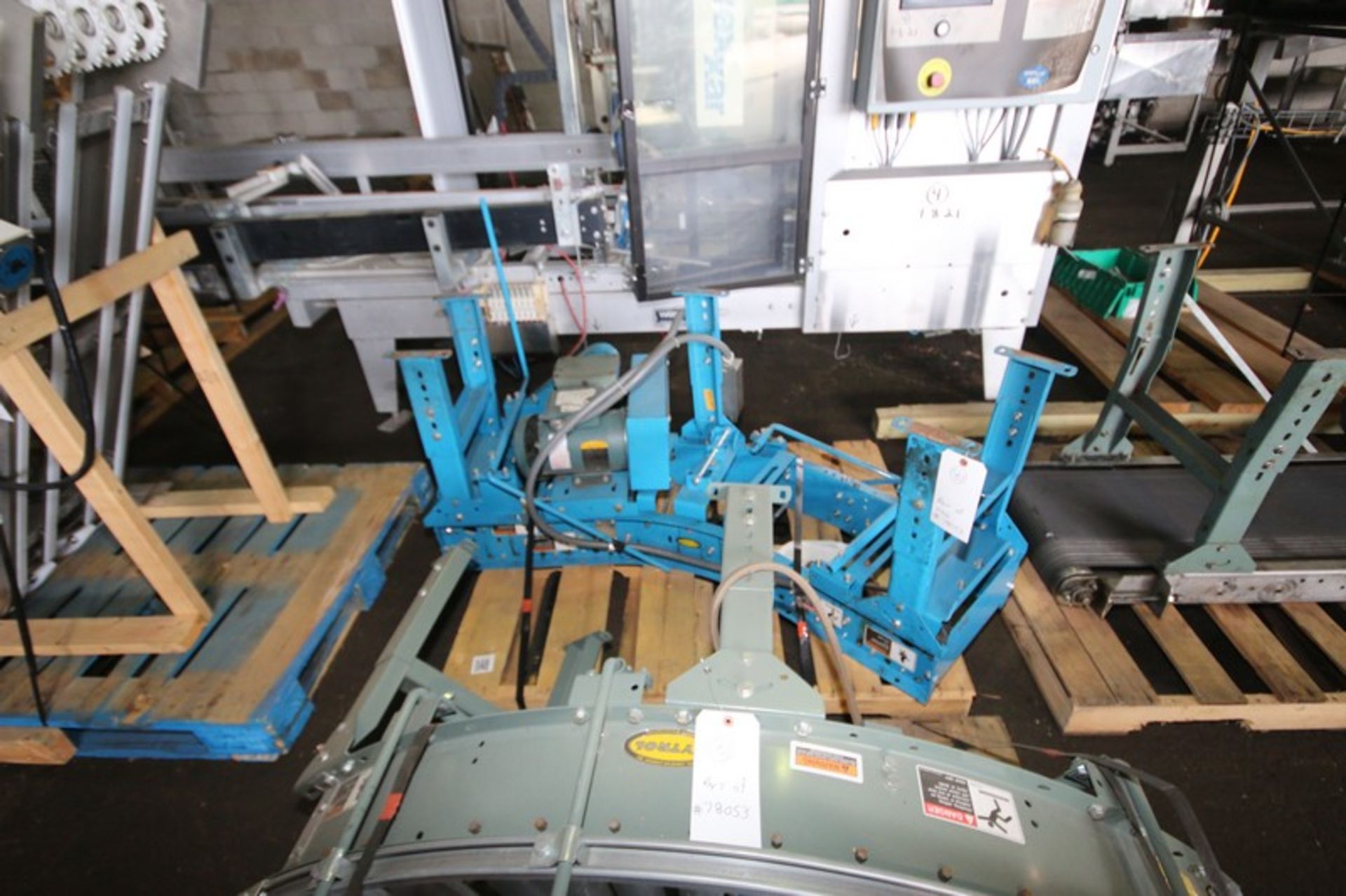 Lot of (4) Sections of Hytrol Skate & Belt Conveyor Sections, Includes (2) 5' L x 13" W Turns & ( - Image 3 of 5