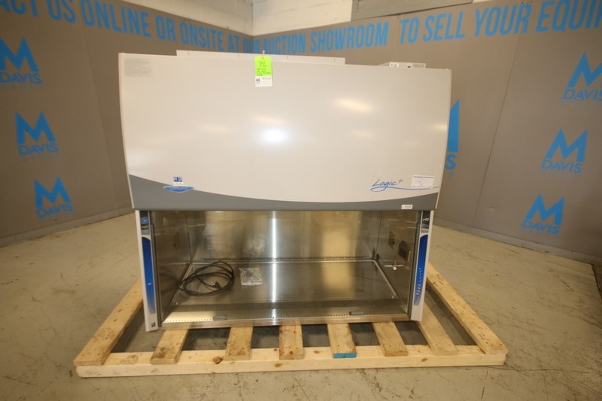 Labconco Aprox. 66" L x 31" W x 62" H A2 Lab Fume