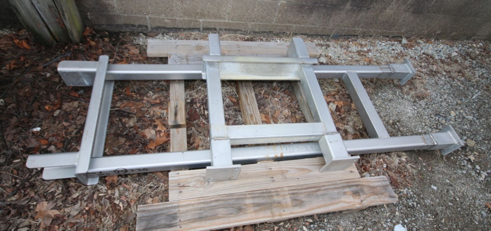 C & F Packing L Shaped S/S Conveyor Frame, SN 111-37, (2) Pcs Main Frames 6 ft & 5 ft Section 19" - Bild 3 aus 3