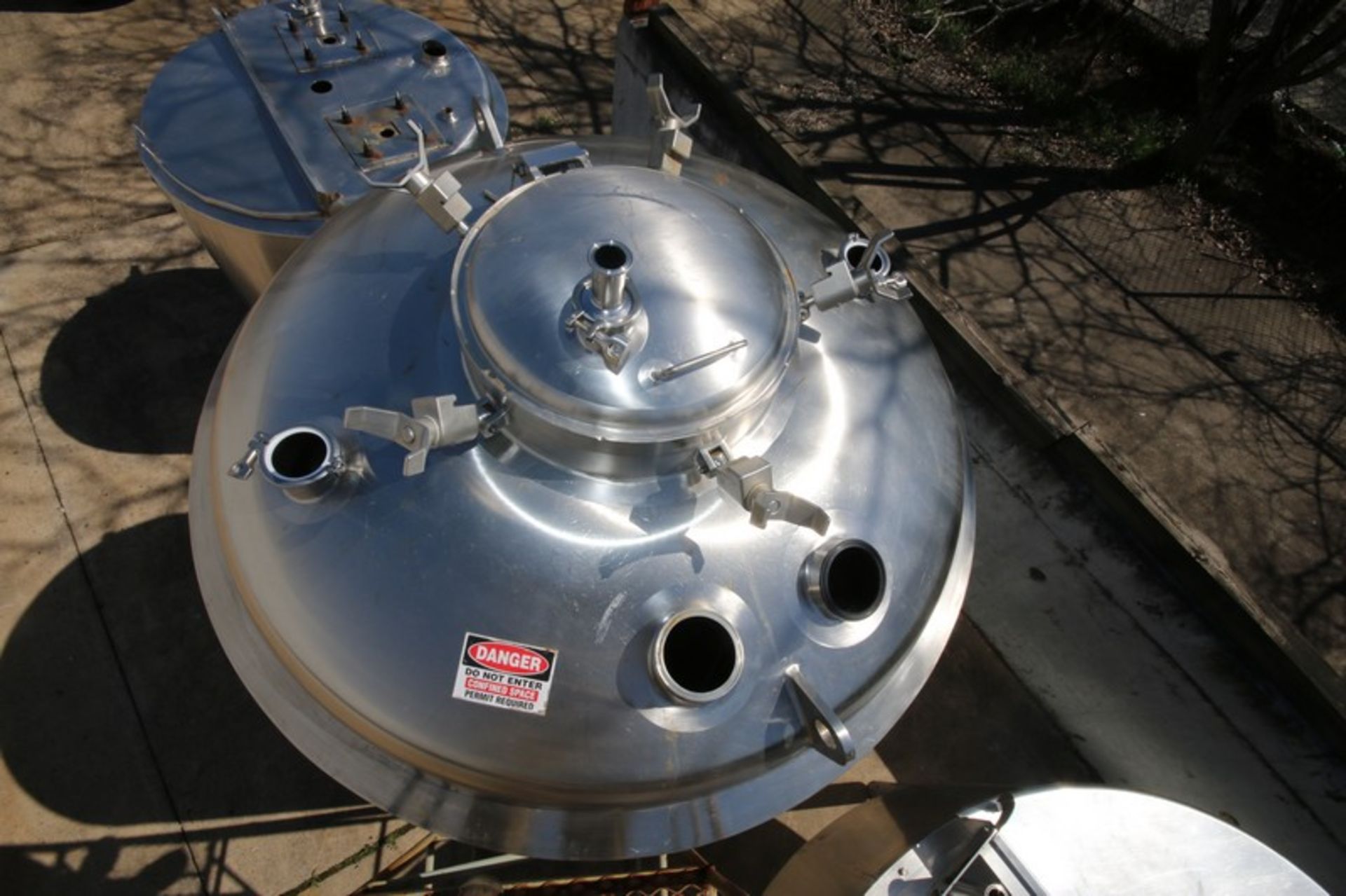 DCI Aprox. 700 Gallon Dome Top, Dome Bottom Jacketed S/S Tank, SN JS2295, MAWP 60/15 psi @ 300°F, - Image 3 of 10