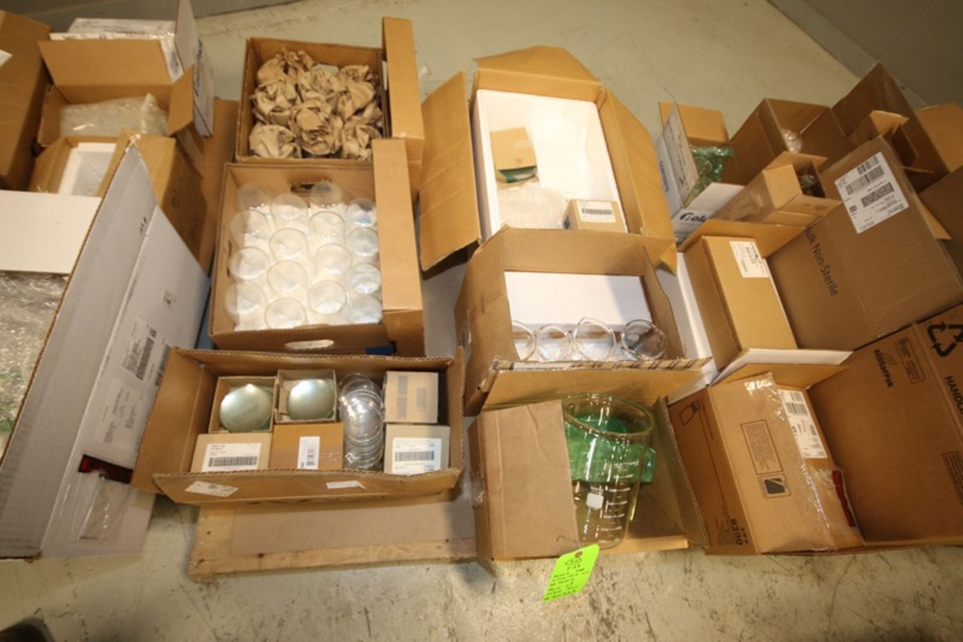Lot of (6) Pallets of Assorted Lab Glassware, - Image 5 of 7