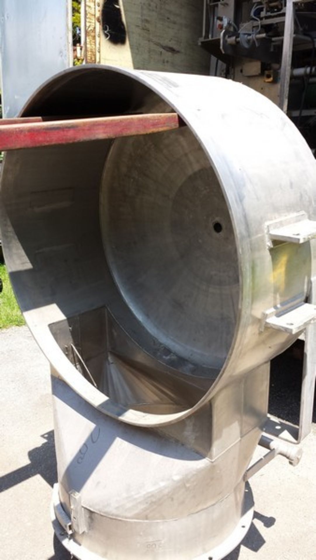 Fluid Bed Dryer S/S Bowl (Located Napanee, Ontario, Canada) (Loading $200)