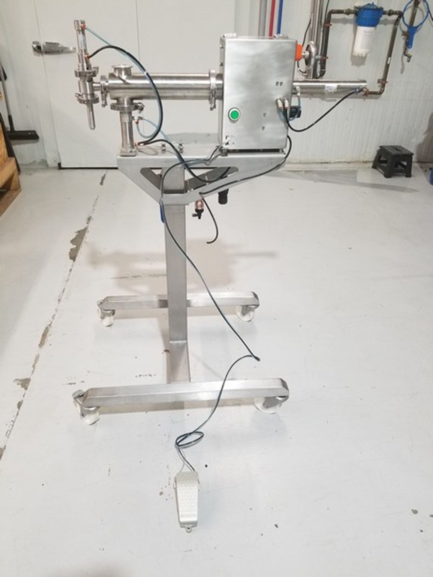 Geninox Pneumatic Piston Filler, Model G-21-2, 2018 - Utilized for Liquids (Located Mississauga,