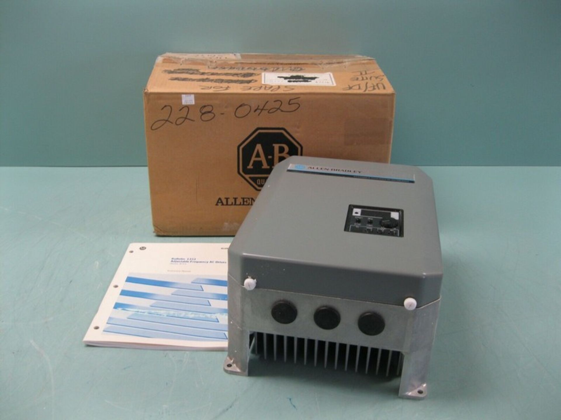 Allen-Bradley 1333-CAA Adjustable Frequency AC Drive 5 HP NEW (Located Springfield, NH)(Handling Fee