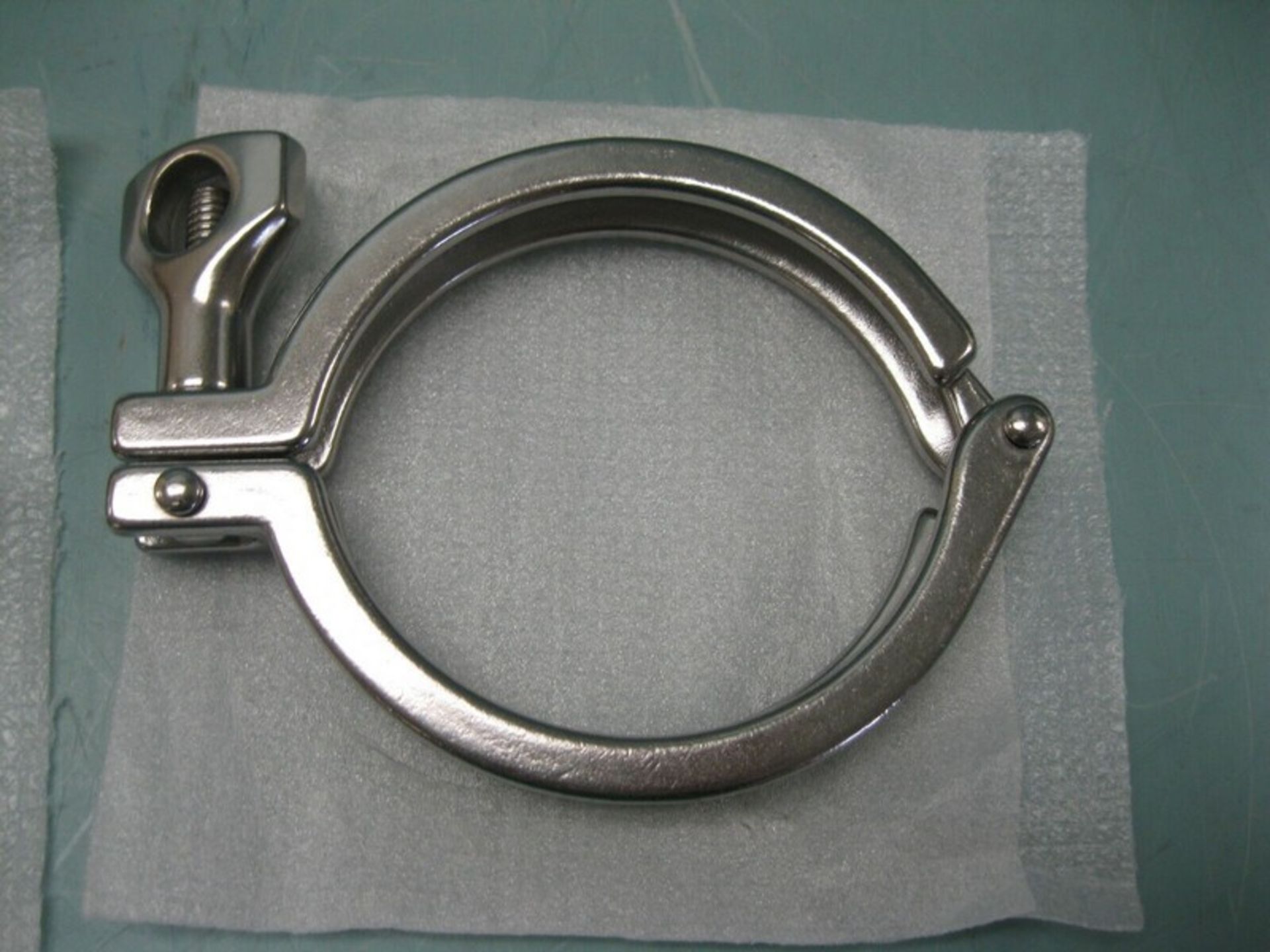 Lot of (100) 3" Sanitary 304 SS Tri-Clamp 13MHH NEW (Located Springfield, NH)(Handling Fee $25) (