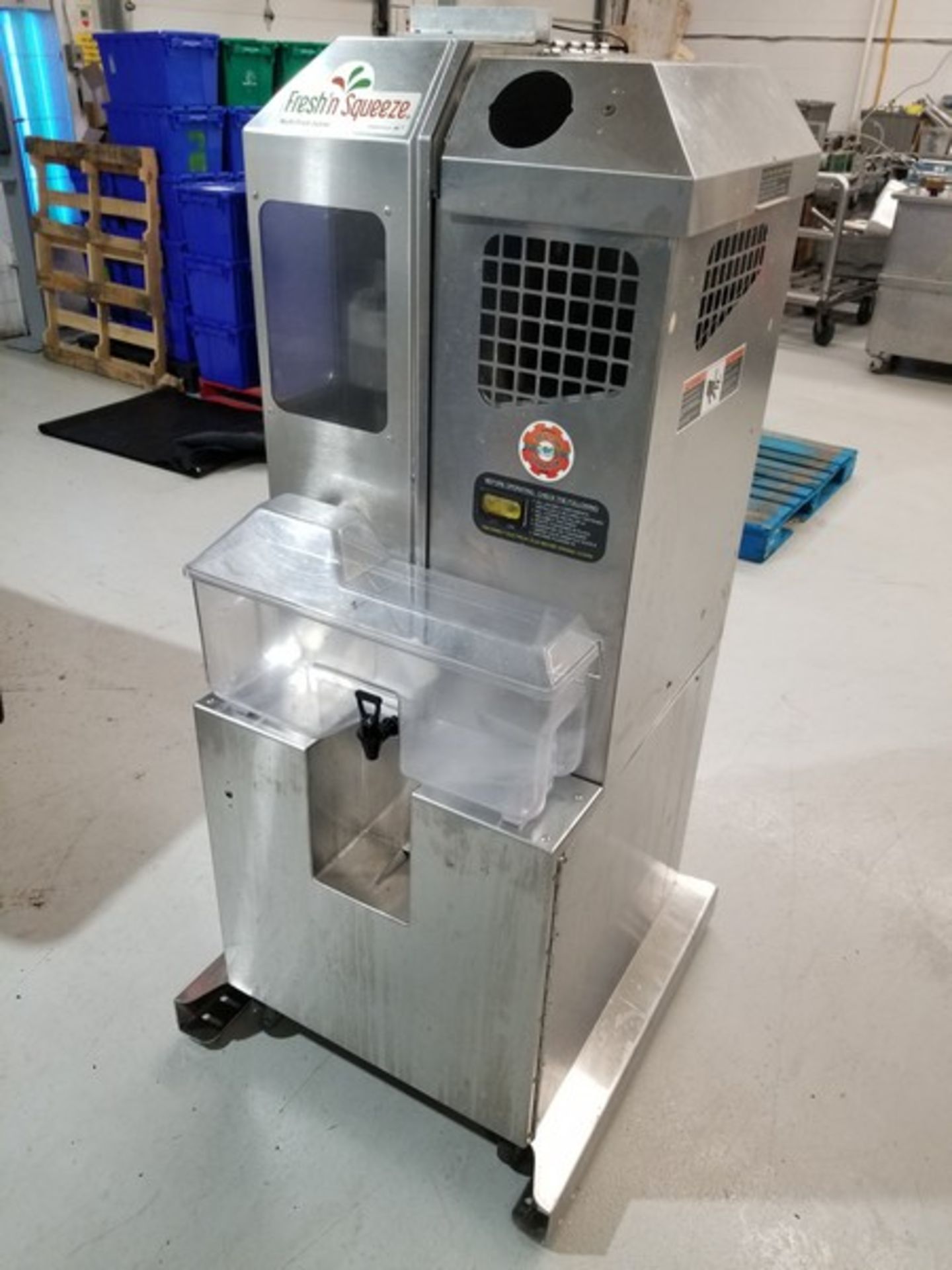 JBT automatic "Fresh n Squeeze" citrus press 120v M#pos-1 73009512 (Located Mississauga, Ontario, - Image 7 of 7