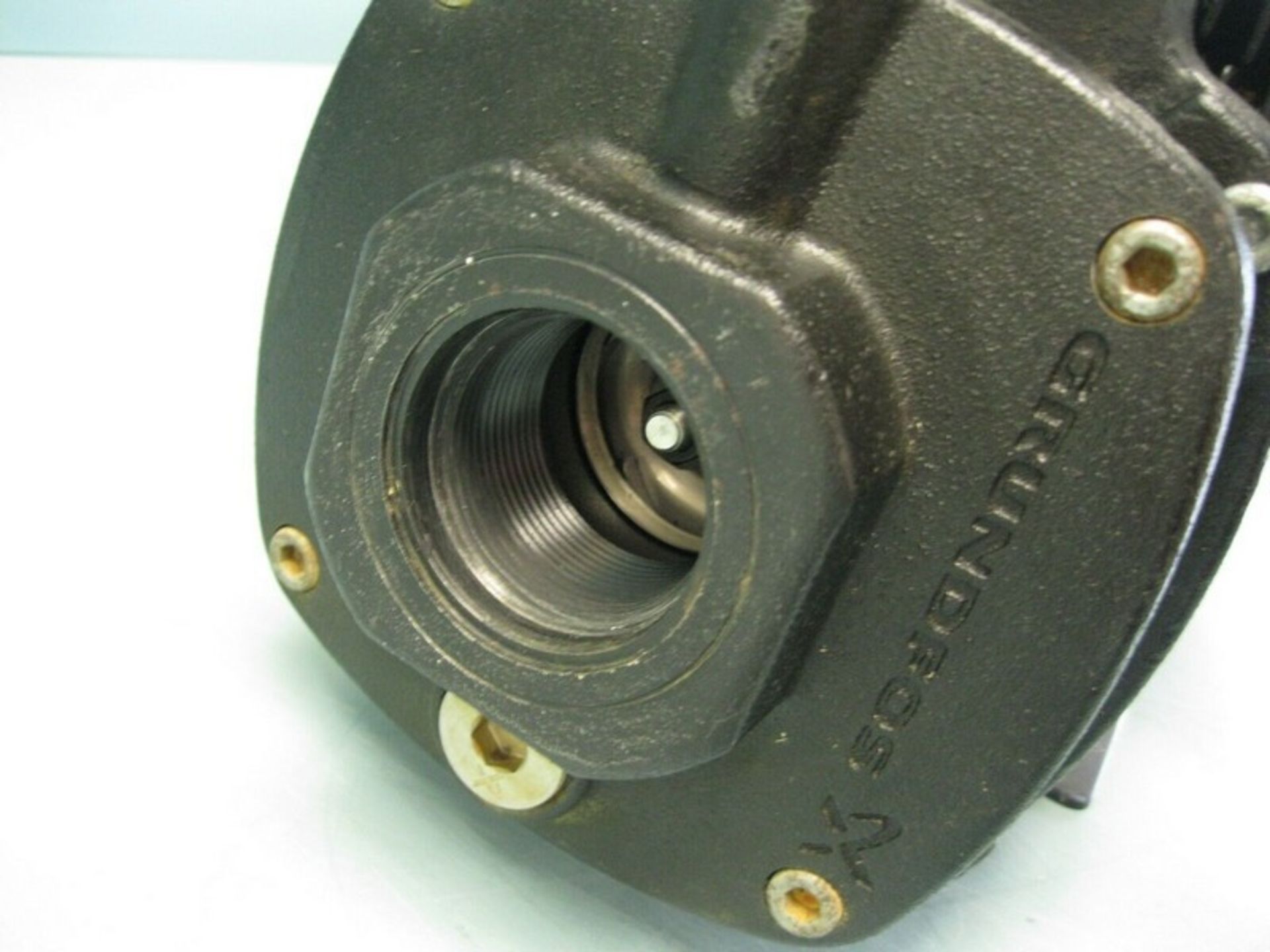 1-1/2" NPT Grundfos CME10-2 Cast Iron End Suction Pump 3 HP Motor (Located Springfield, NH)(Handling - Image 4 of 9