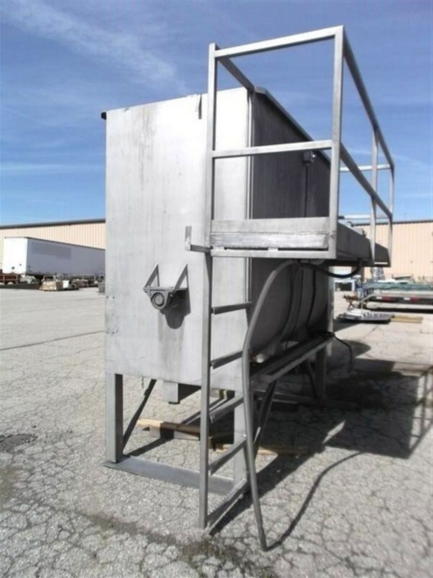 200 CU FT Stainless Steel Liquids/Powder Paddle/Ribbon Blender, (111 cu ft capacity to top of