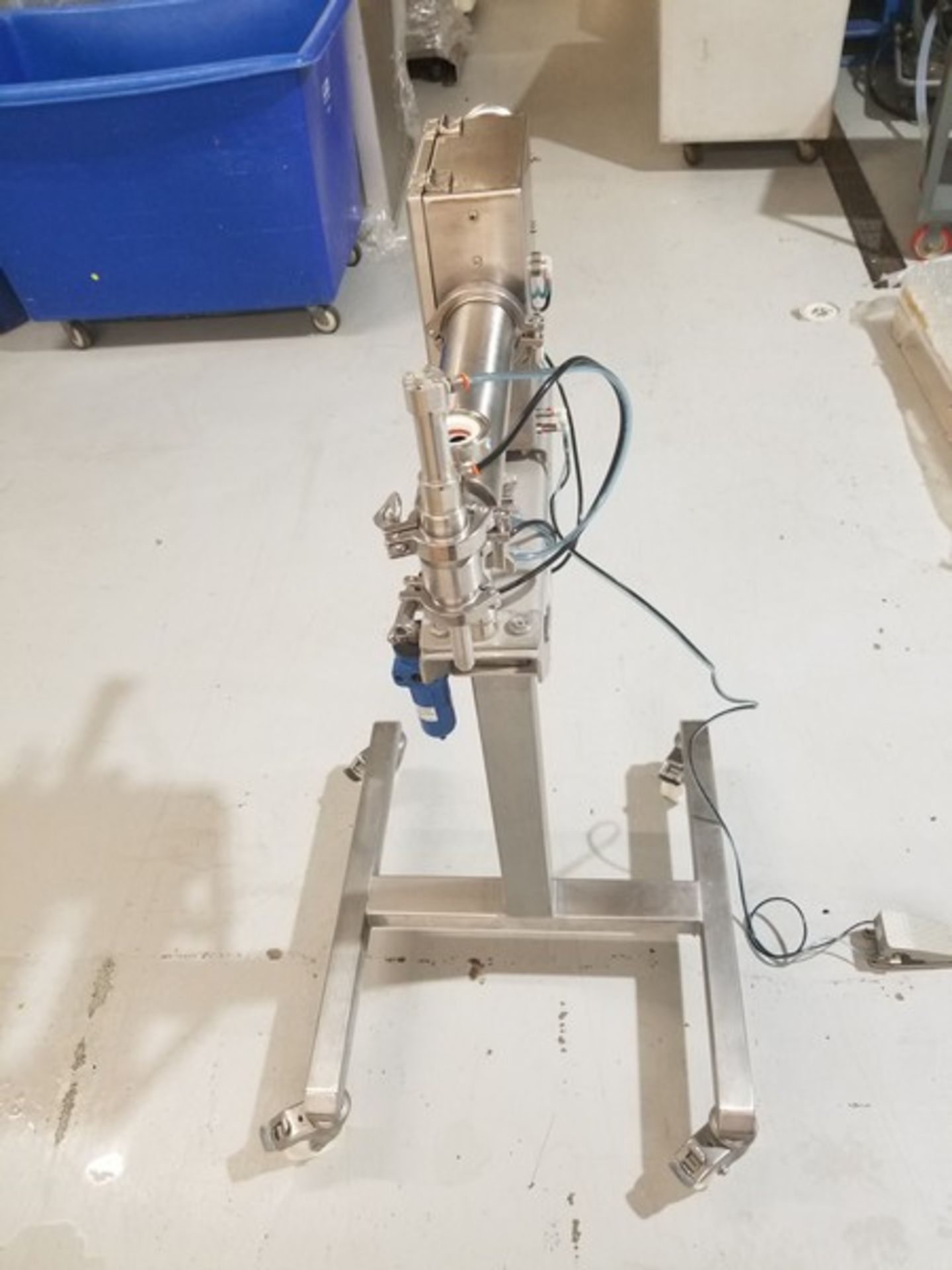 Geninox Pneumatic Piston Filler, Model G-21-2, 2018 - Utilized for Liquids (Located Mississauga, - Image 3 of 9