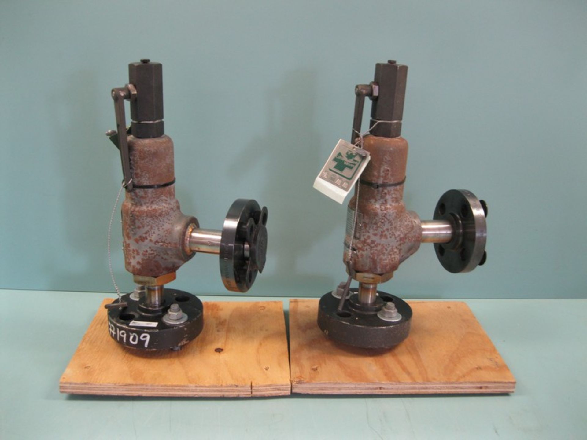 Lot (2) 3/4" x 1" Dresser Consolidated 19096 WCC Relief Valve (Located Springfield, NH)(Handling Fee