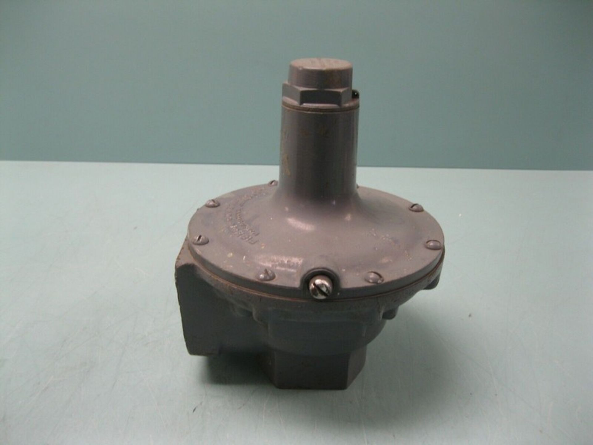 Lot (3) 2" NPT Fisher Controls 289H Relief Valve Cast Iron OLD STOCK - AS IS (Located - Image 2 of 3