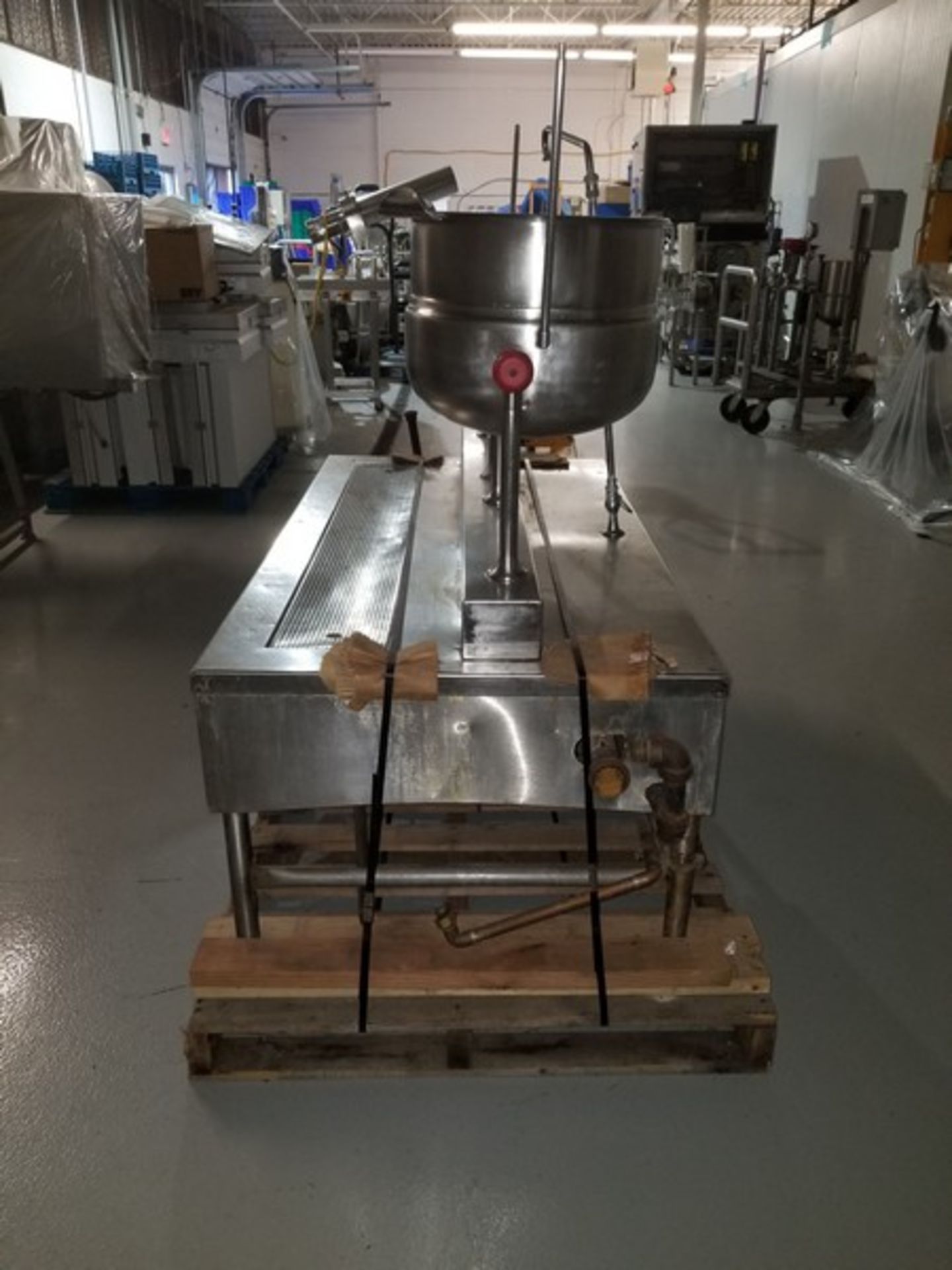 Cleveland Twin 10 USG Stainless Steam Kettles KDT-10T 4676-5H-05 (Located Mississauga, Ontario, - Image 4 of 10