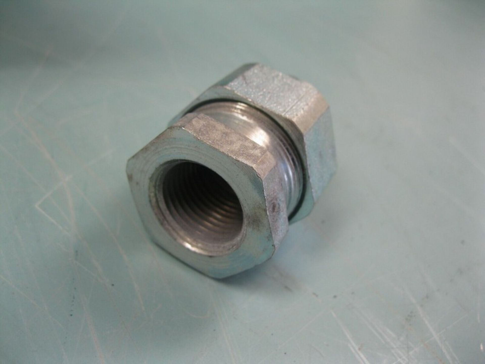 Lot (150) 1/2" NPT Hubbell Killark UNF1 Steel Union NEW (Located Springfield, NH)(Handling Fee $ - Image 2 of 4