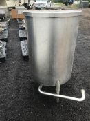 Aprox. 100 Gal. S/S Tank, Dimensions 30" Dia. X 53" Tall) (Rigging Fee $50) (Located Union Grove,