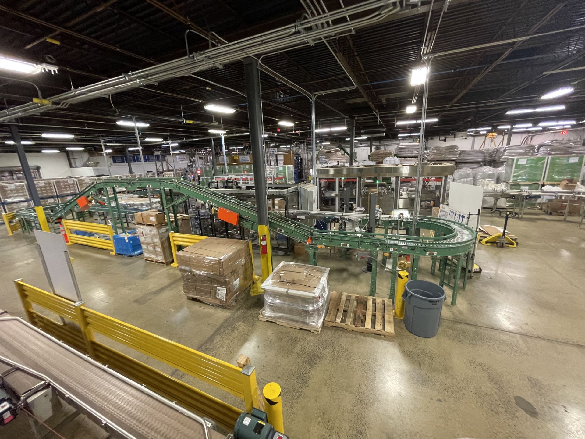 CASE CONVEYOR SYSTEMS ON PRODUCTION LINE (2019 MFG) (RIGGING: $3,000. LOCATED IN PITTSBURGH, PA)