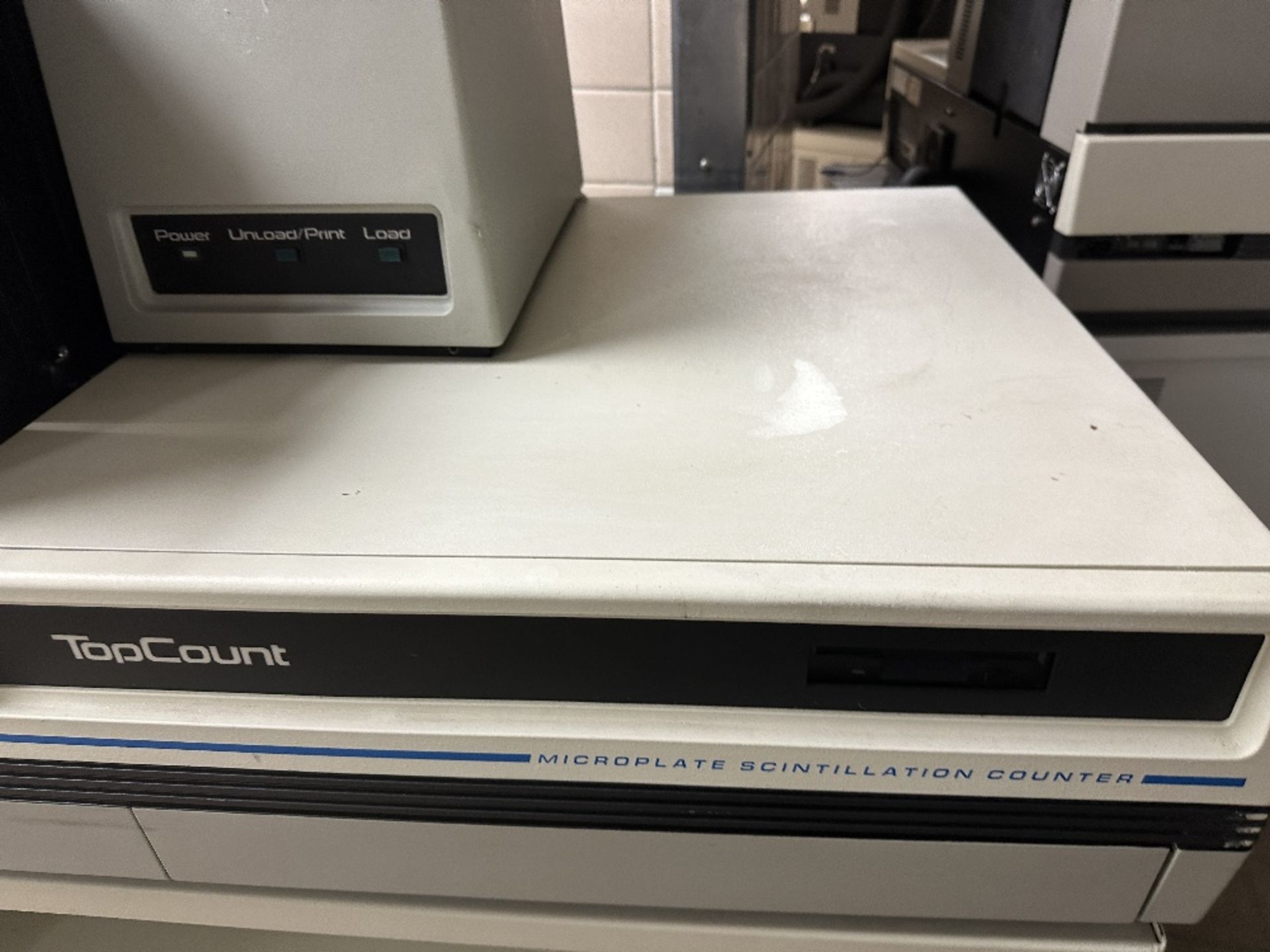 Packard TopCount A99120 Microplate Scintillation (LOCATED IN MIDDLETOWN, N.Y.)-FOR PACKAGING & - Image 11 of 11