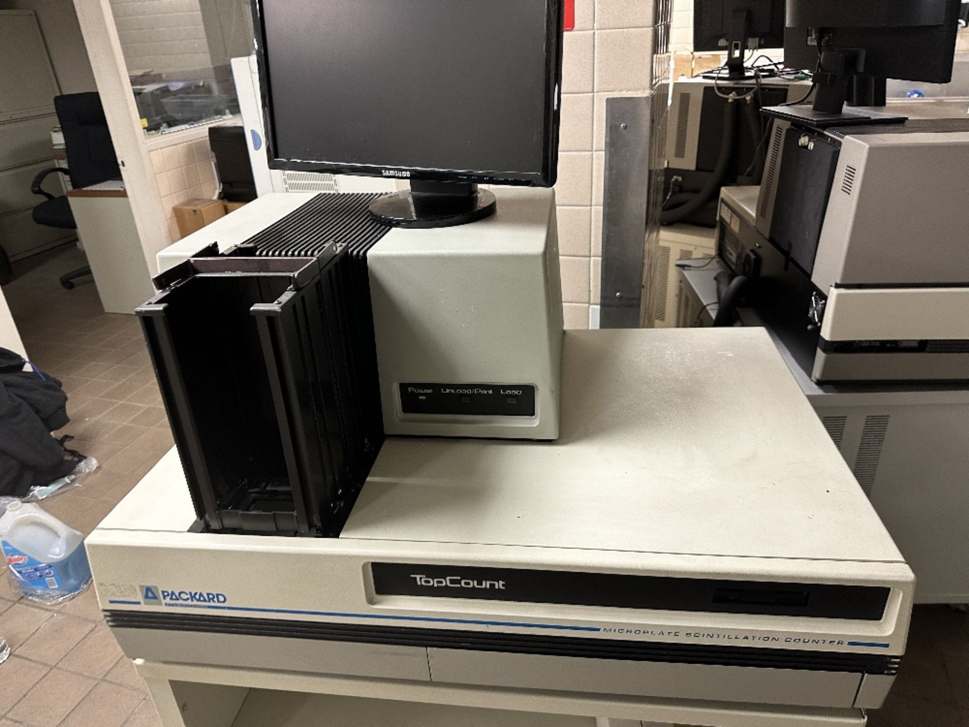 Packard TopCount A99120 Microplate Scintillation (LOCATED IN MIDDLETOWN, N.Y.)-FOR PACKAGING & - Image 8 of 11