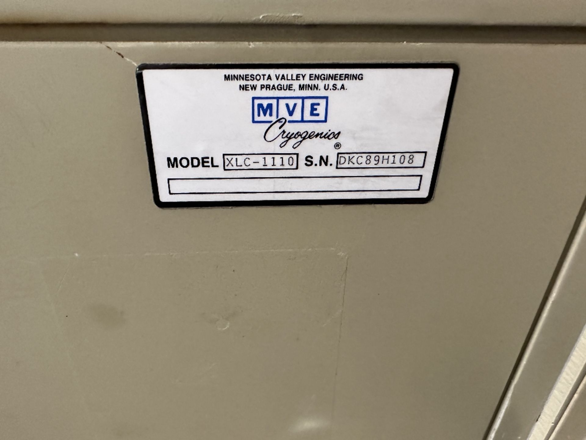 MVE XLC-1110 Cryogenic Cryostorage System (LOCATED IN MIDDLETOWN, N.Y.)-FOR PACKAGING & SHIPPING - Image 4 of 5
