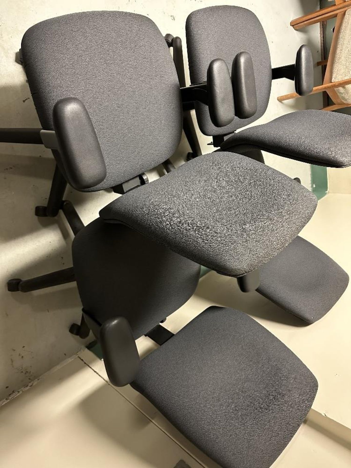4 Pcs Office Chairs Assorted (LOCATED IN MIDDLETOWN, N.Y.)-FOR PACKAGING & SHIPPING QUOTE, PLEASE - Image 4 of 4