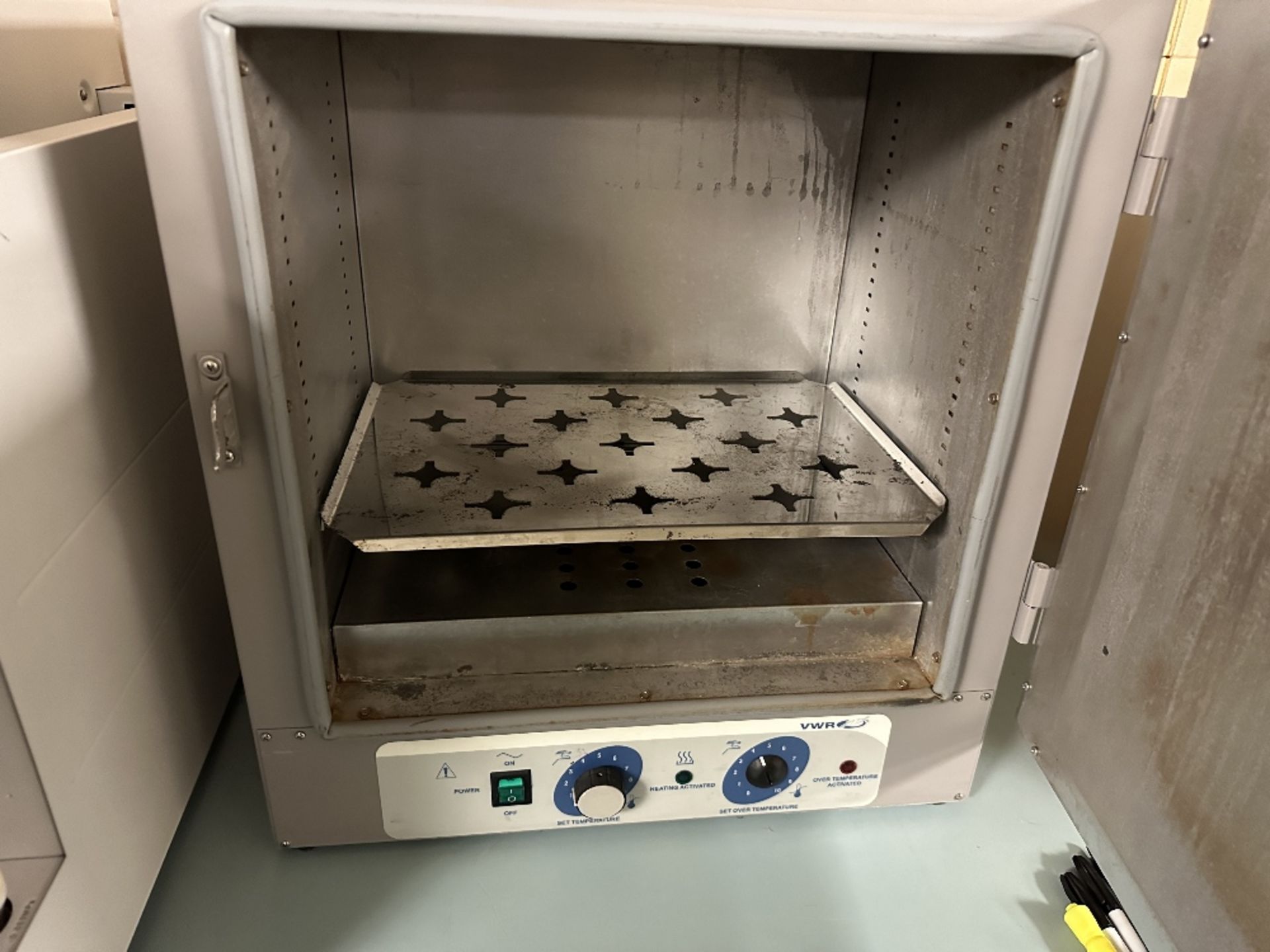 VWR 1320 Economy Oven (LOCATED IN MIDDLETOWN, N.Y.)-FOR PACKAGING & SHIPPING QUOTE, PLEASE CONTACT - Image 3 of 4