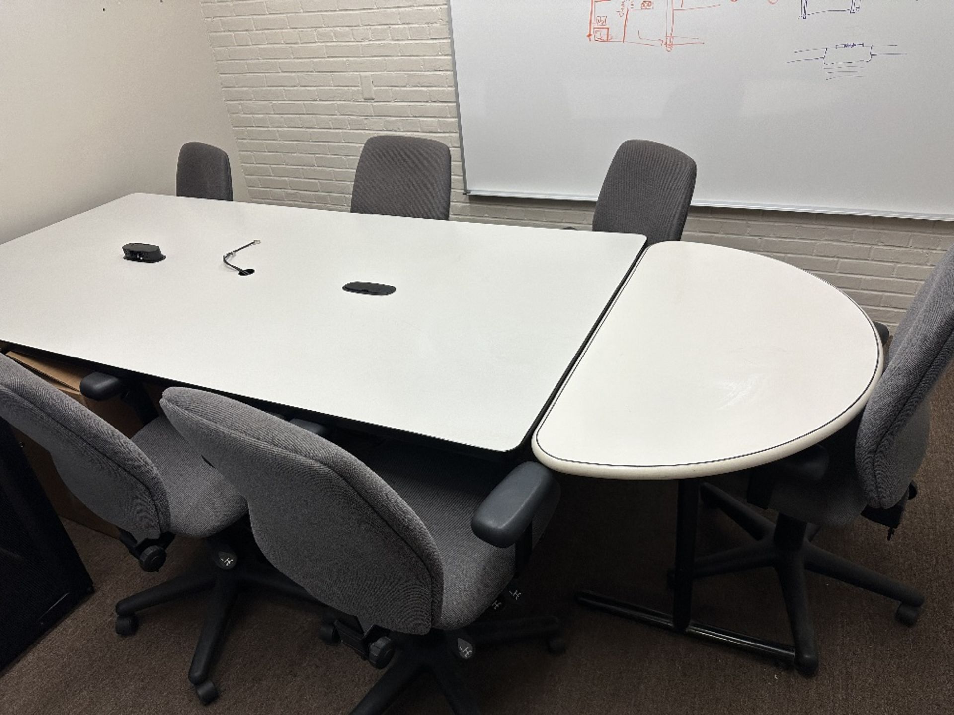 Lot: Confrence Table w 6 Armed Rolling Chairs (LOCATED IN MIDDLETOWN, N.Y.)-FOR PACKAGING & SHIPPING - Image 2 of 6