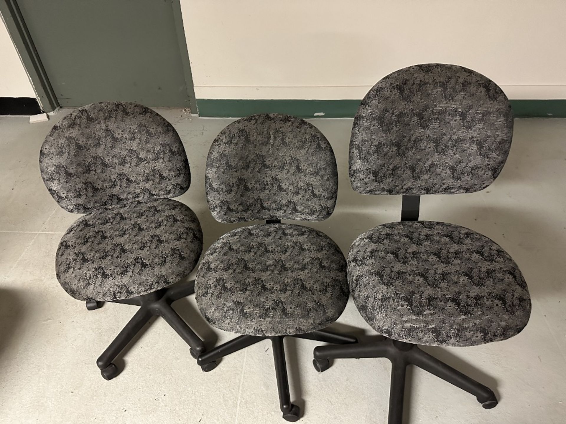 3 Pcs Office Chairs Assorted (LOCATED IN MIDDLETOWN, N.Y.)-FOR PACKAGING & SHIPPING QUOTE, PLEASE