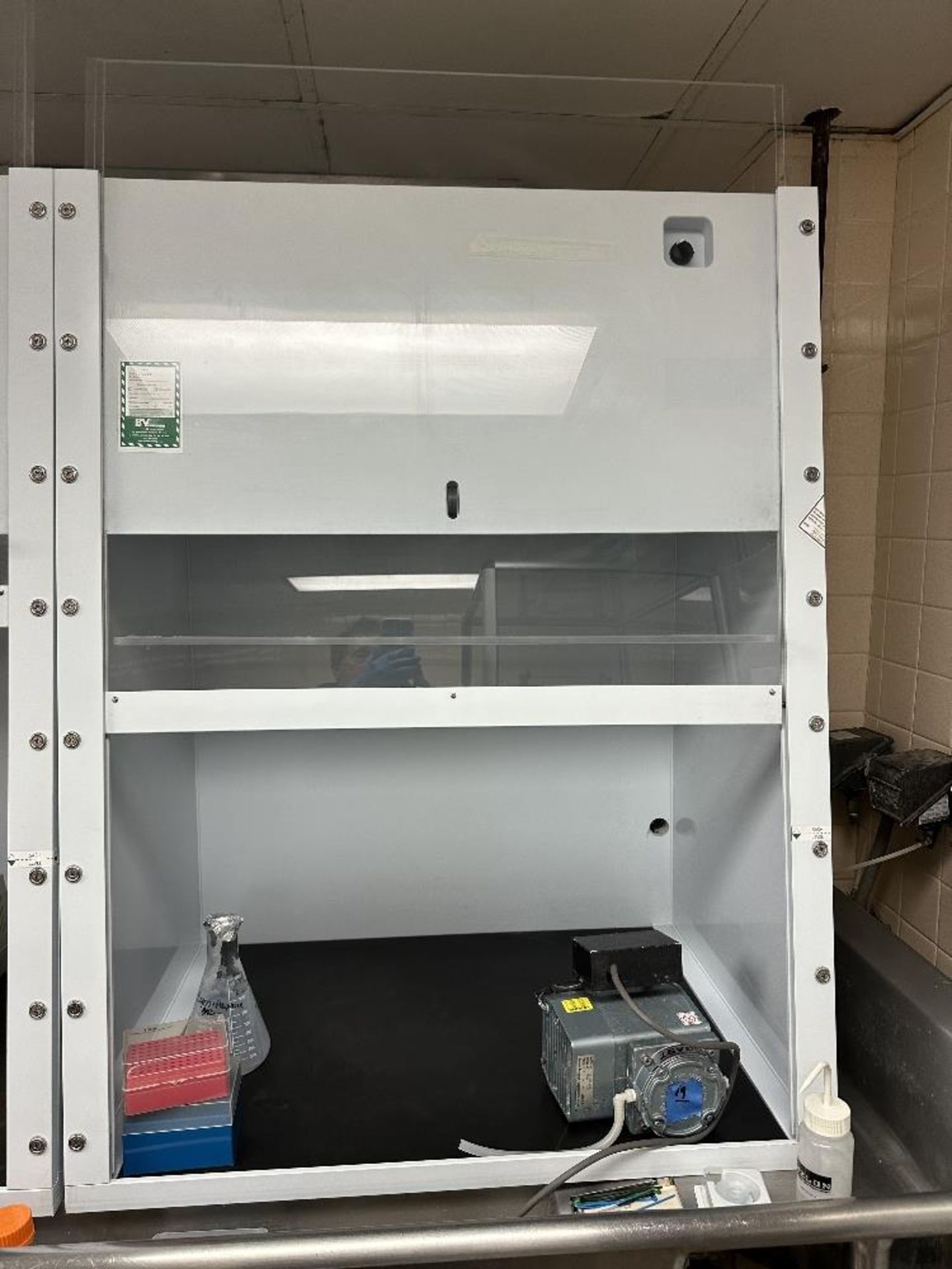 Micro Clean Fume Hood Enclosure (LOCATED IN MIDDLETOWN, N.Y.)-FOR PACKAGING & SHIPPING QUOTE, PLEASE - Image 2 of 2