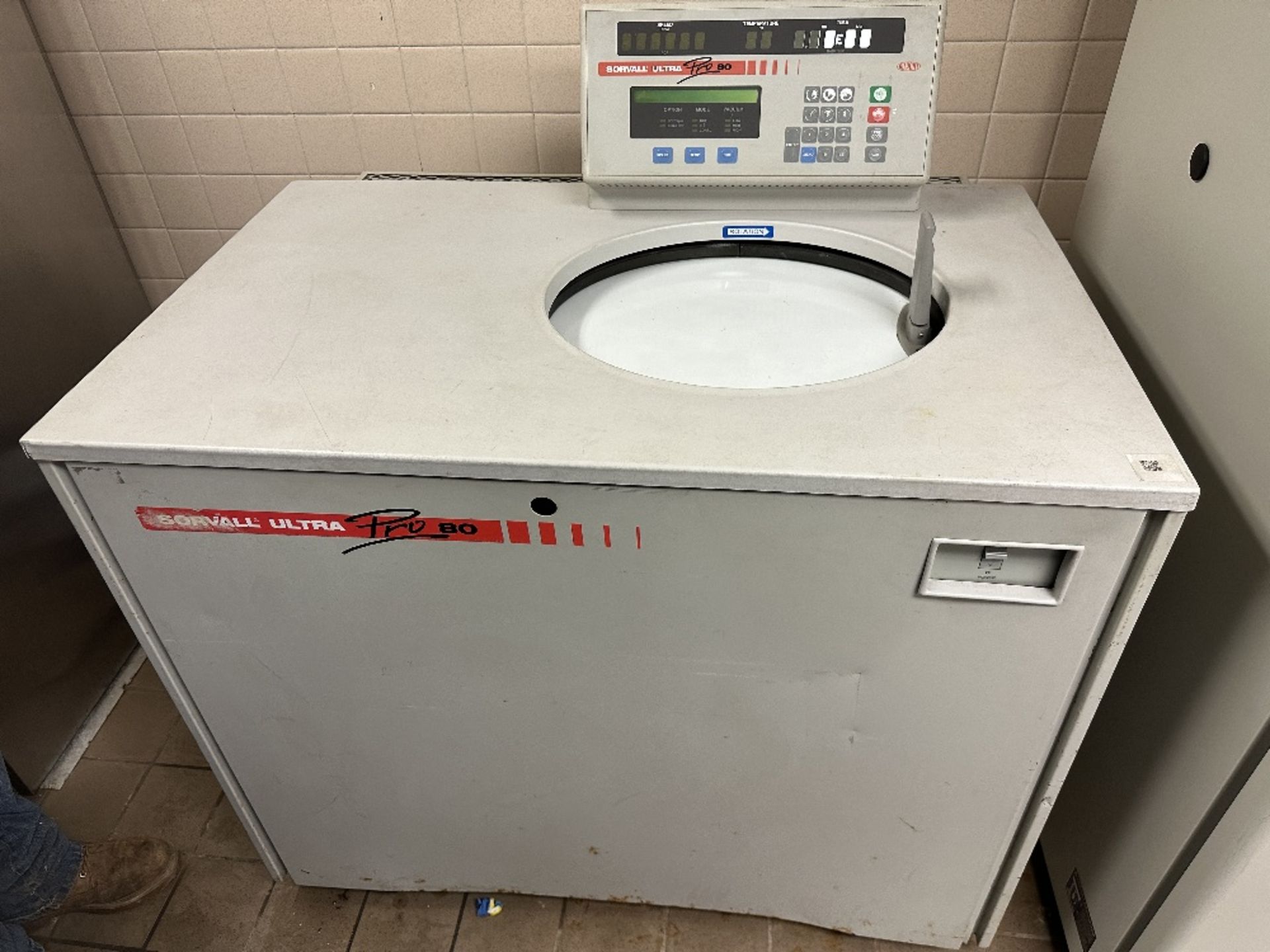Sorvall Ultra Pro 80 Refrigerated Centrifuge (LOCATED IN MIDDLETOWN, N.Y.)-FOR PACKAGING &