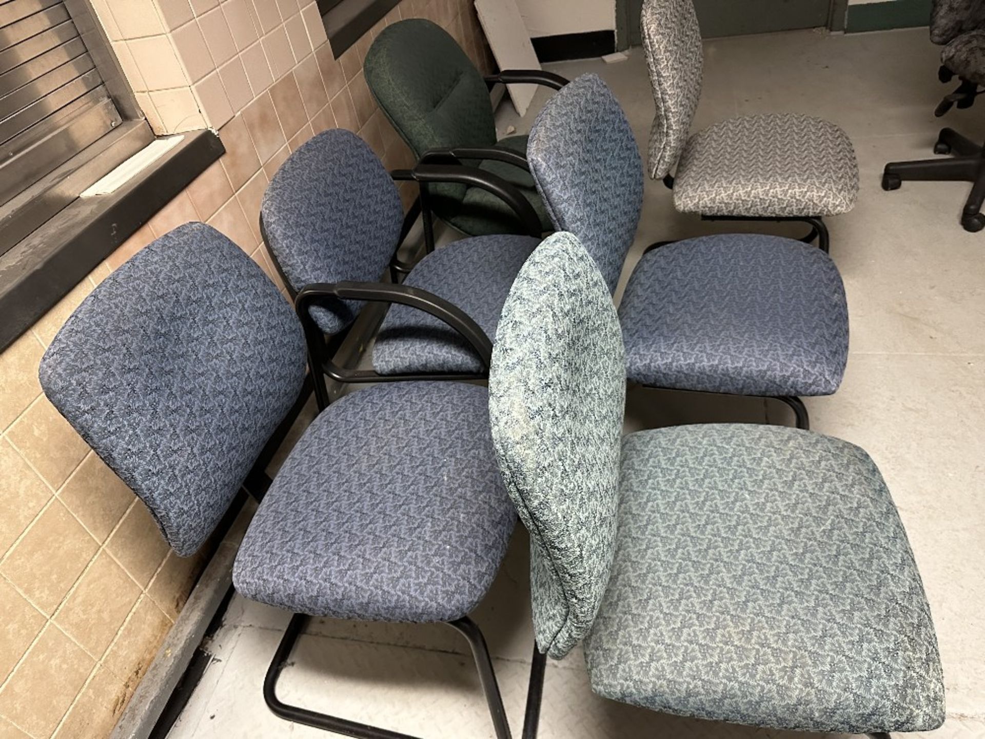 6 Pcs Office Chairs Assorted (LOCATED IN MIDDLETOWN, N.Y.)-FOR PACKAGING & SHIPPING QUOTE, PLEASE - Image 2 of 3