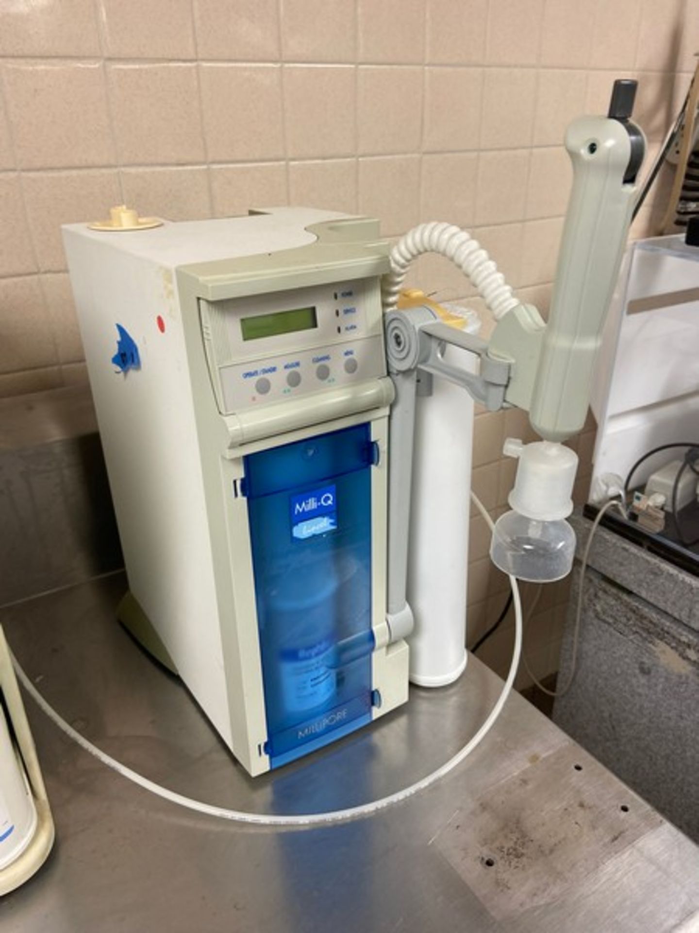 Millipore Milli-Q Water Purification System, Cat. No.: ZMQS60F0Y, S/N F0EN55004A, 120 Volts ( - Image 2 of 5