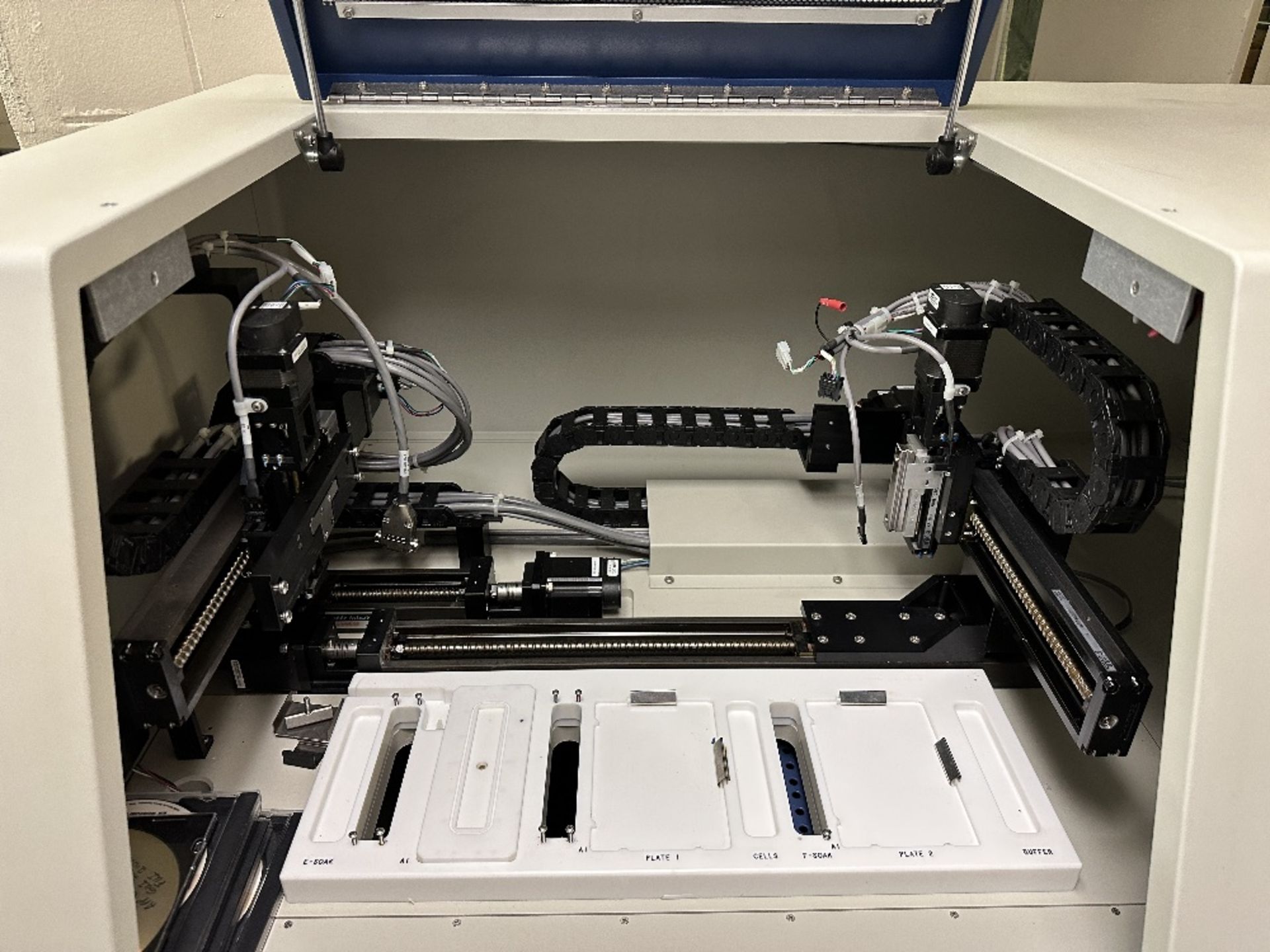 IonWorks Quattro Automated Patch Clamp System (LOCATED IN MIDDLETOWN, N.Y.)-FOR PACKAGING & SHIPPING - Image 3 of 7