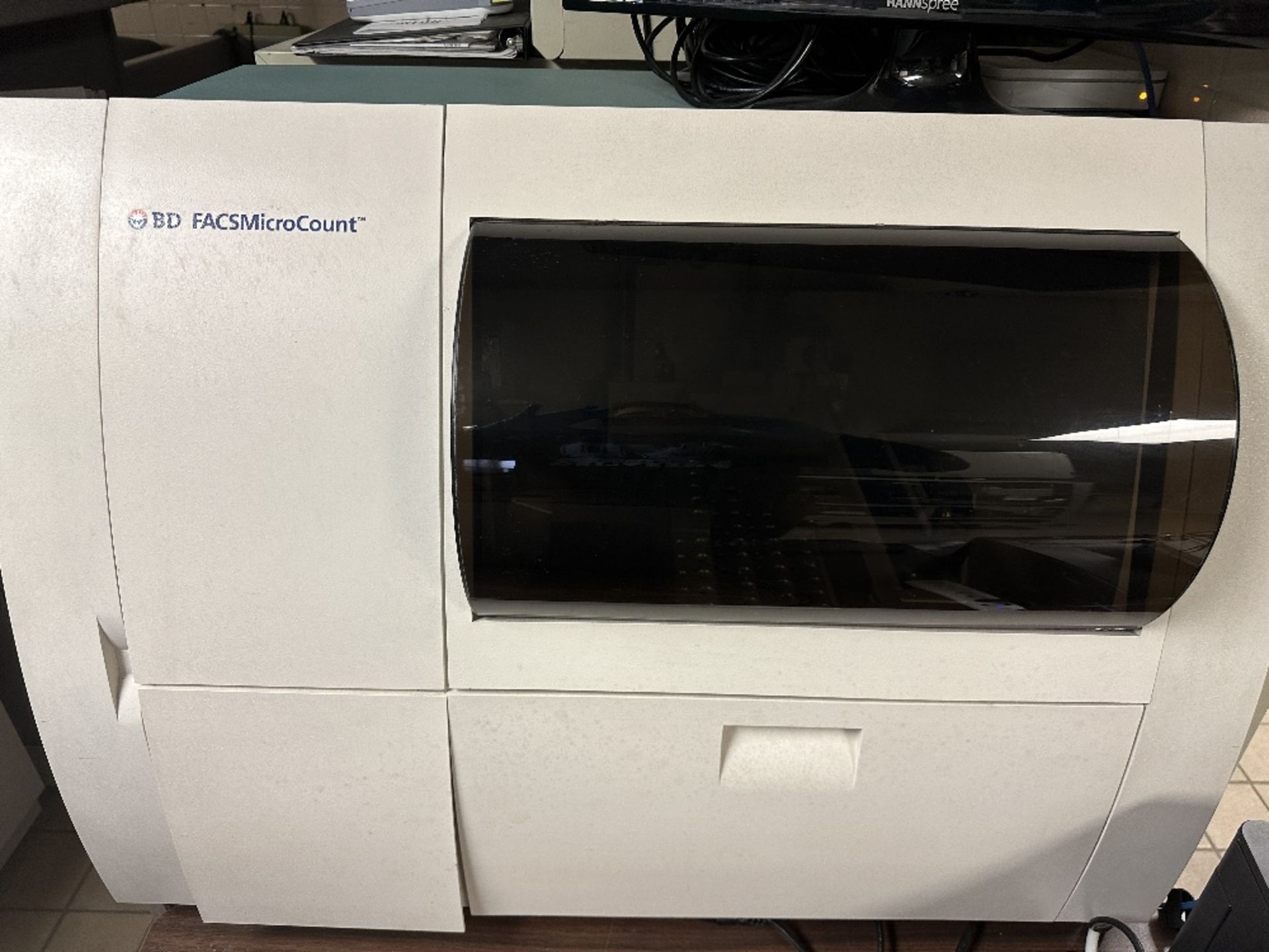 BD FACSMicroCount flow cytometer Micro Pro (LOCATED IN MIDDLETOWN, N.Y.)-FOR PACKAGING & SHIPPING - Image 2 of 9