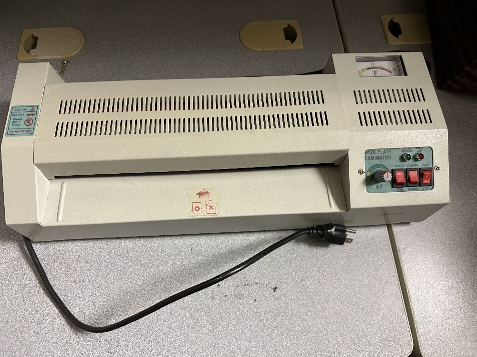 K/A 320 Iron Plate laminator Machine (LOCATED IN MIDDLETOWN, N.Y.)-FOR PACKAGING & SHIPPING QUOTE,