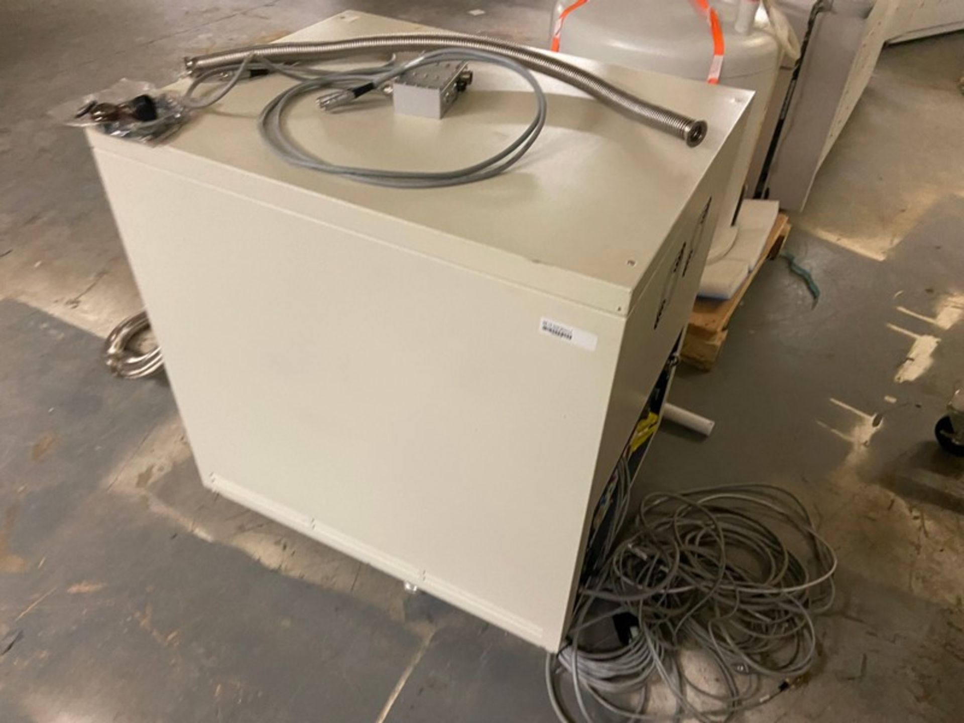 Bruker Cryo Platform Cryocooler Unit 3m, S/N 2004-108, REF Z70377 ECL 02, 230 Volts (LOCATED IN- - Image 6 of 6