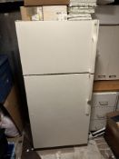 GE® 14.6 Cu. Ft. Top-Freezer Refrigerator (LOCATED IN MIDDLETOWN, N.Y.)-FOR PACKAGING & SHIPPING