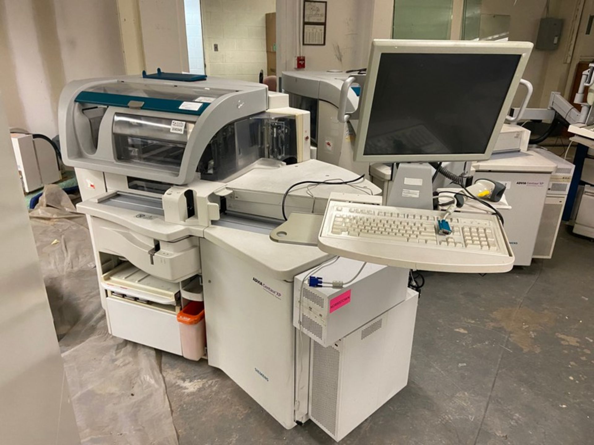 Advia Centaur XP Immunoassay System, S/N IRL17161042, 200-240 Volts (LOCATED IN MIDDLETOWN, N.Y)-FOR