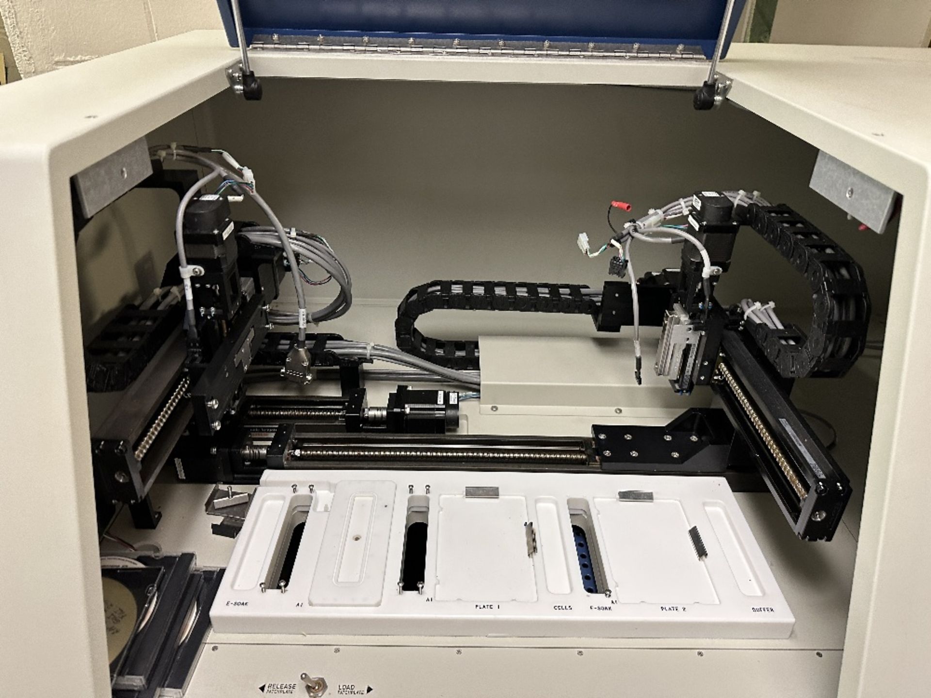 IonWorks Quattro Automated Patch Clamp System (LOCATED IN MIDDLETOWN, N.Y.)-FOR PACKAGING & SHIPPING - Image 2 of 7