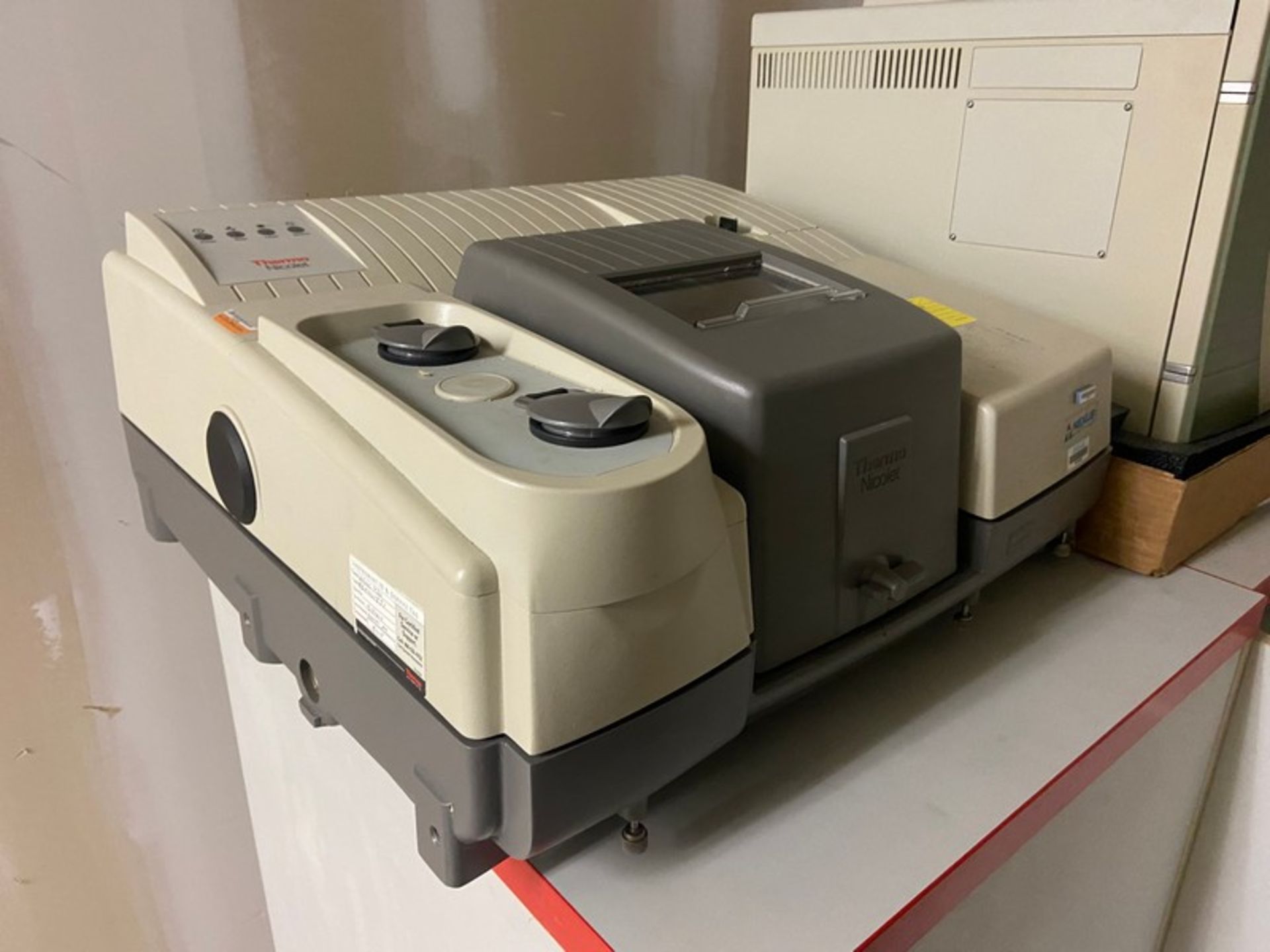 Thermo Nicolet Spectrometer, Nexus Model: 470/670/870, 110 W Power Max (LOCATED IN MIDDLETOWN, N. - Image 2 of 4