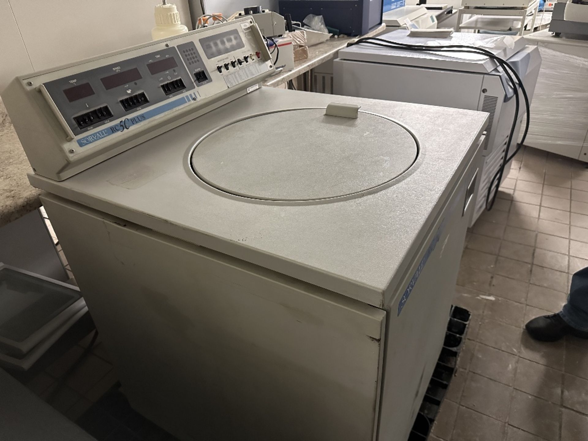 Sorvall RC5C Plus Refrigerated Centrifuge (LOCATED IN MIDDLETOWN, N.Y.)-FOR PACKAGING & SHIPPING - Image 4 of 6