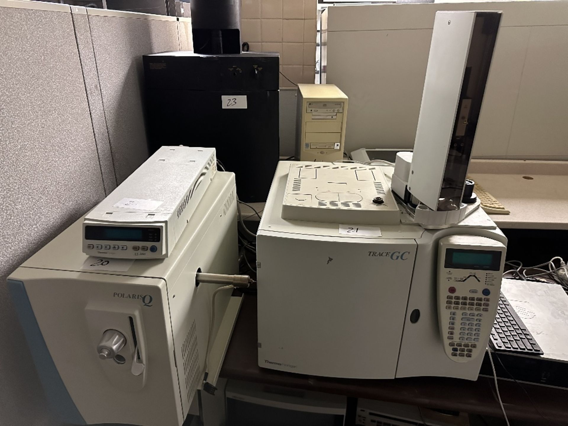 THERMO FINNIGAN TRACE GC & Trace Q & AS2000 (LOCATED IN MIDDLETOWN, N.Y.)-FOR PACKAGING & SHIPPING