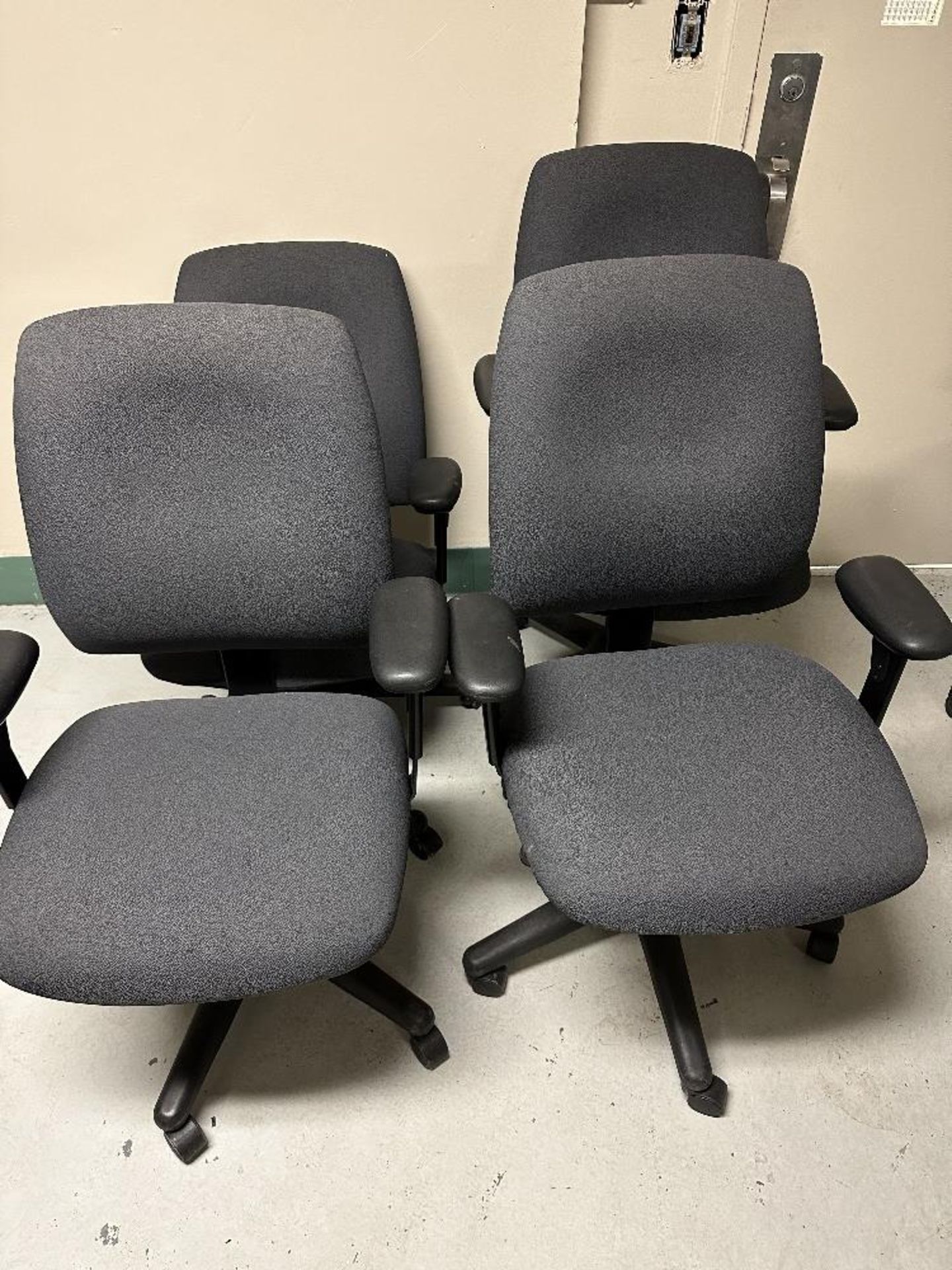 4 Pcs Office Chairs Assorted (LOCATED IN MIDDLETOWN, N.Y.)-FOR PACKAGING & SHIPPING QUOTE, PLEASE