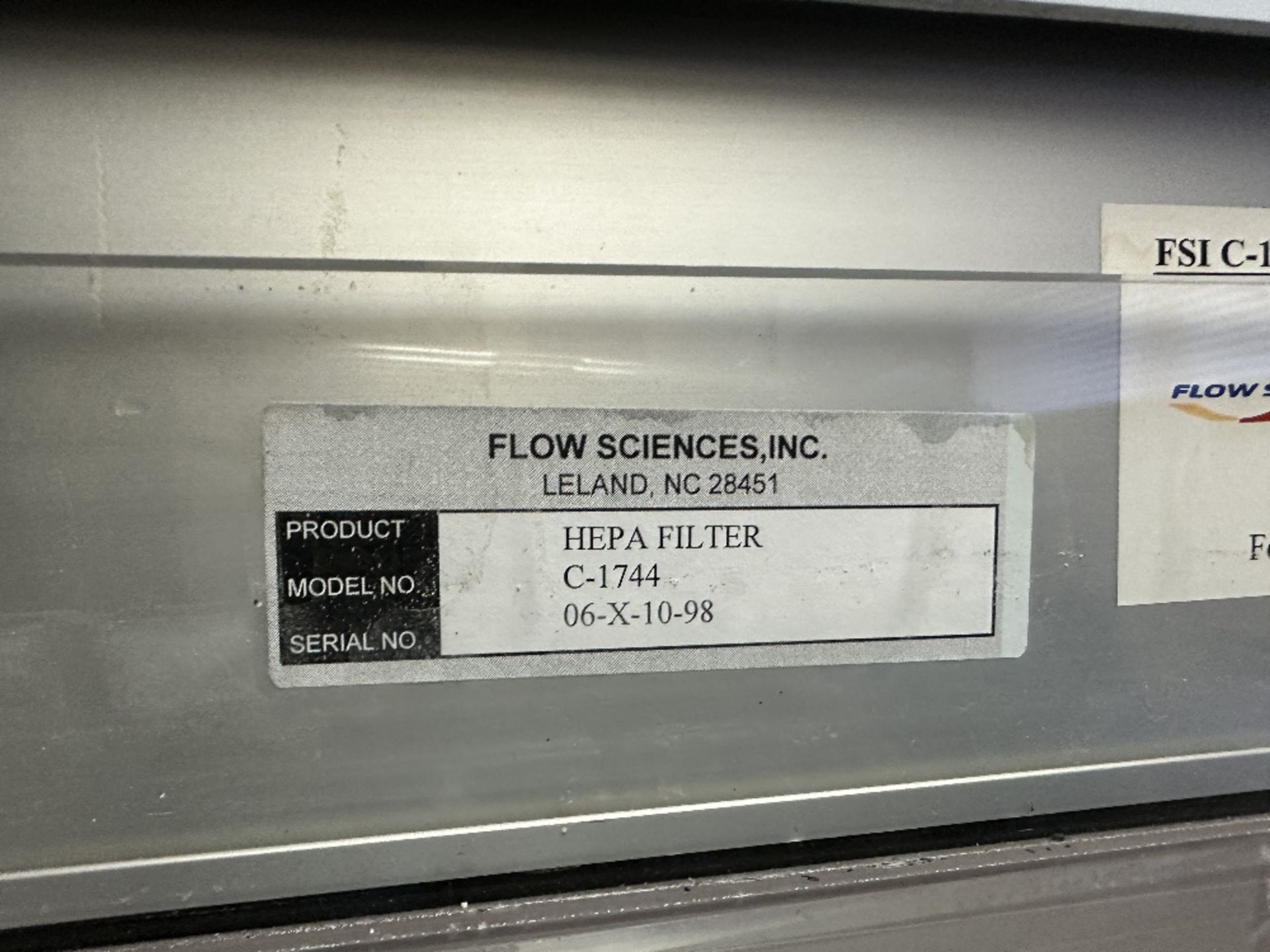 FLOW SCIENCES Enclosure w/4710 Blower Hood (LOCATED IN MIDDLETOWN, N.Y.)-FOR PACKAGING & SHIPPING - Image 6 of 10