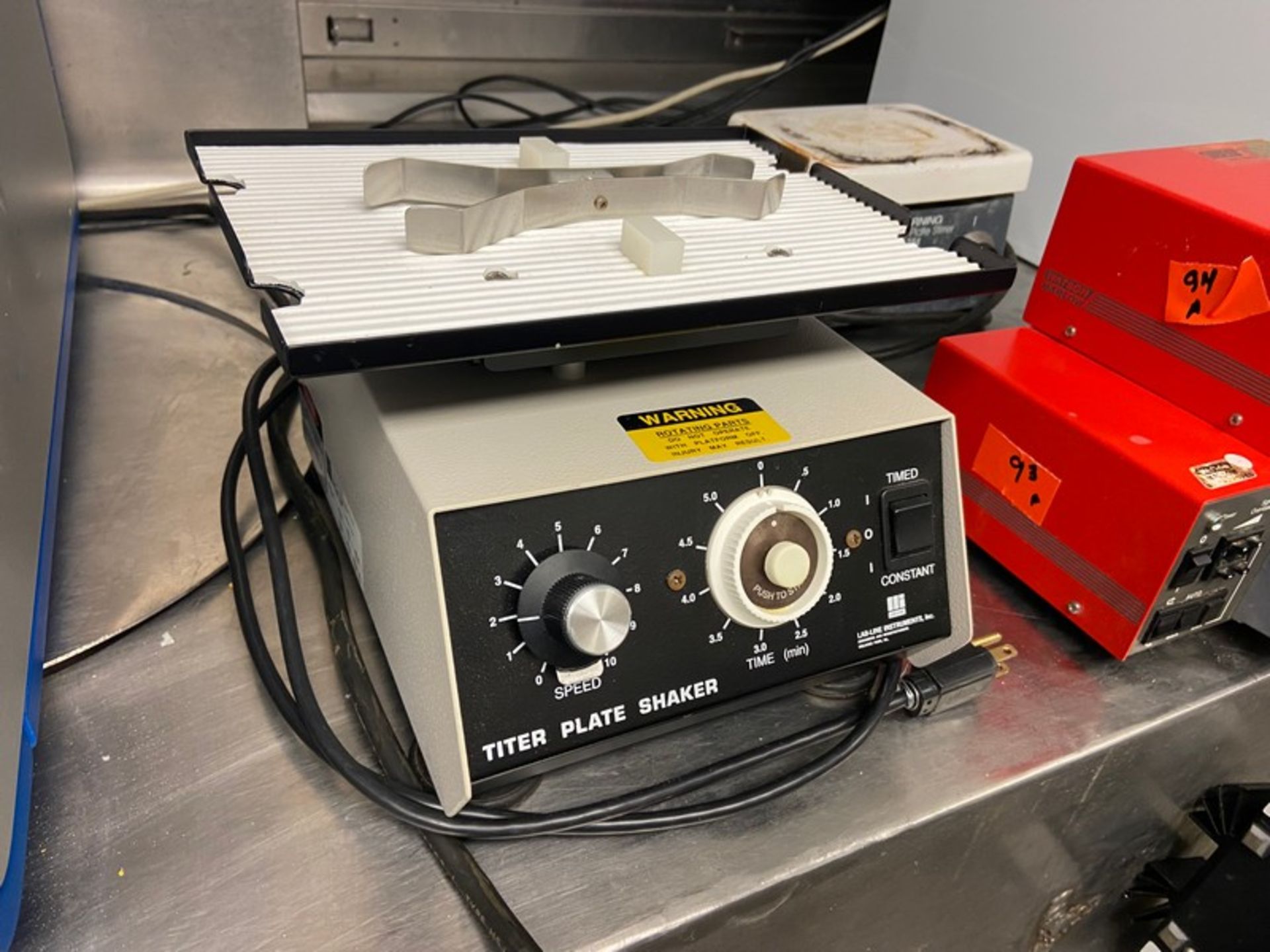 Lab Line Instruments Inc. Titer Plate Shaker, M/N 4625, S/N 0399-1066, 120 Volts (LOCATED IN-FOR - Image 2 of 4